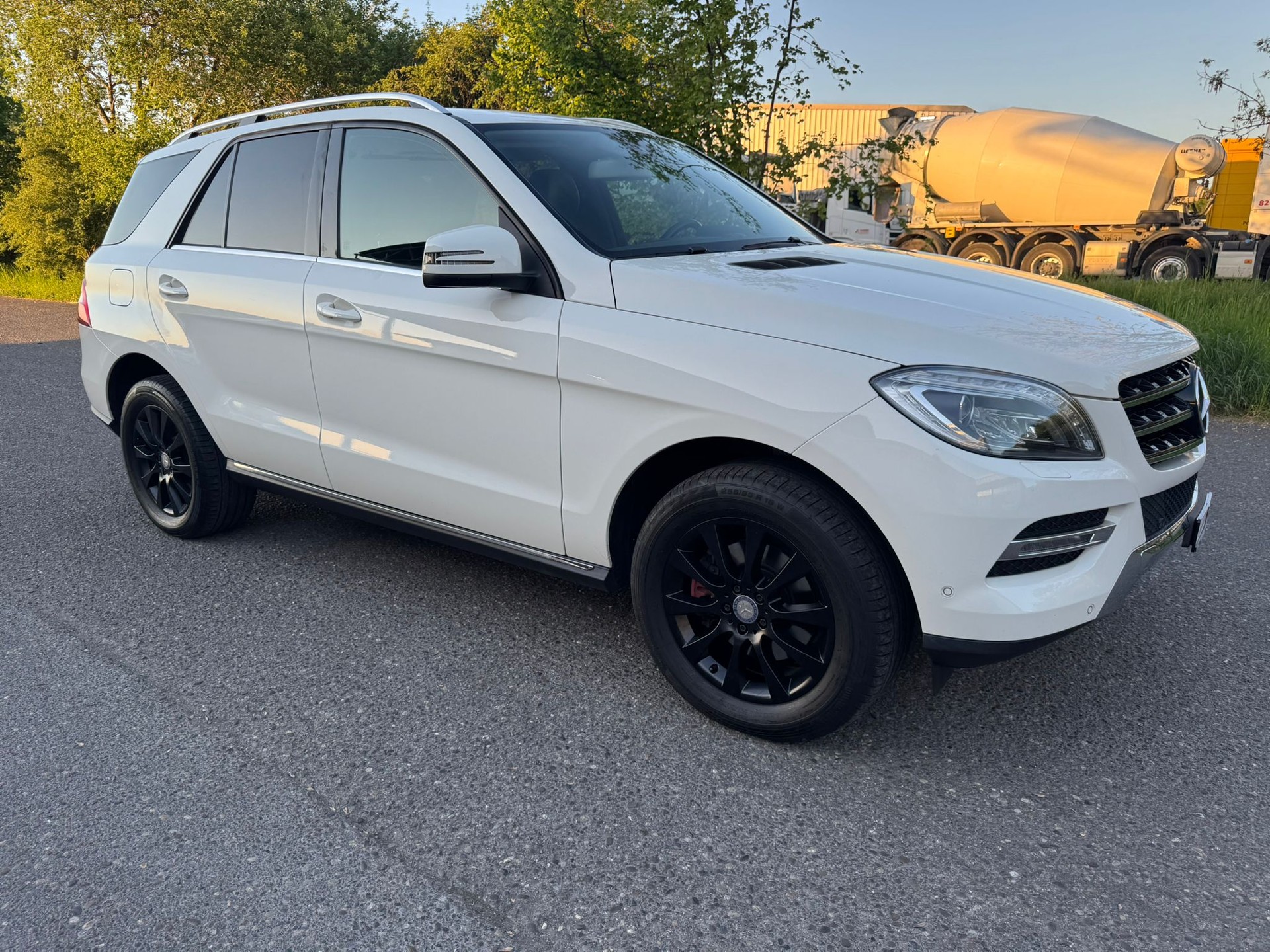 MERCEDES-BENZ ML 250 BlueTEC Edition 4Matic 7G-Tronic-showroom-element-1