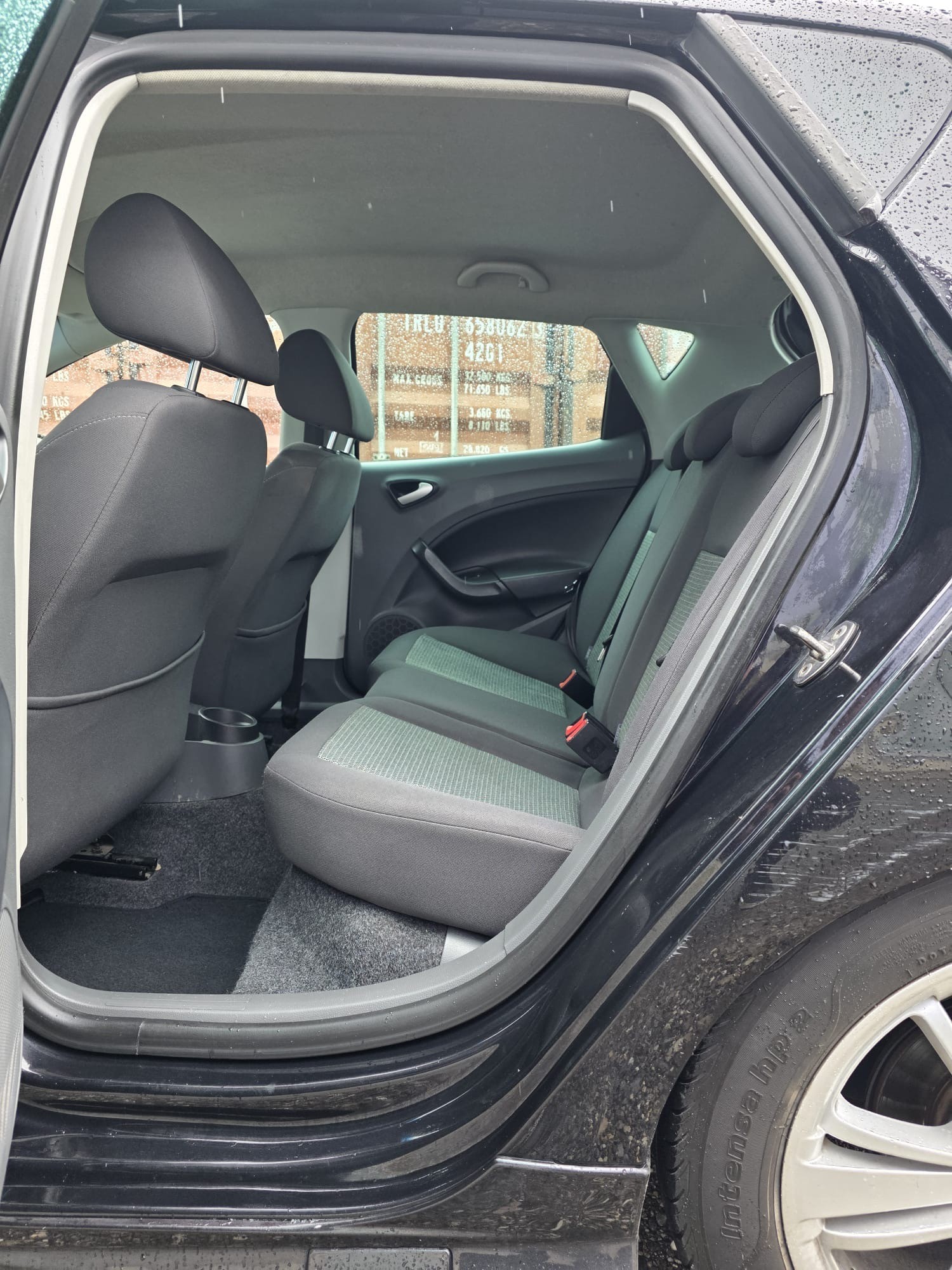 SEAT Ibiza SC 1.6 TDI Sport-image-9