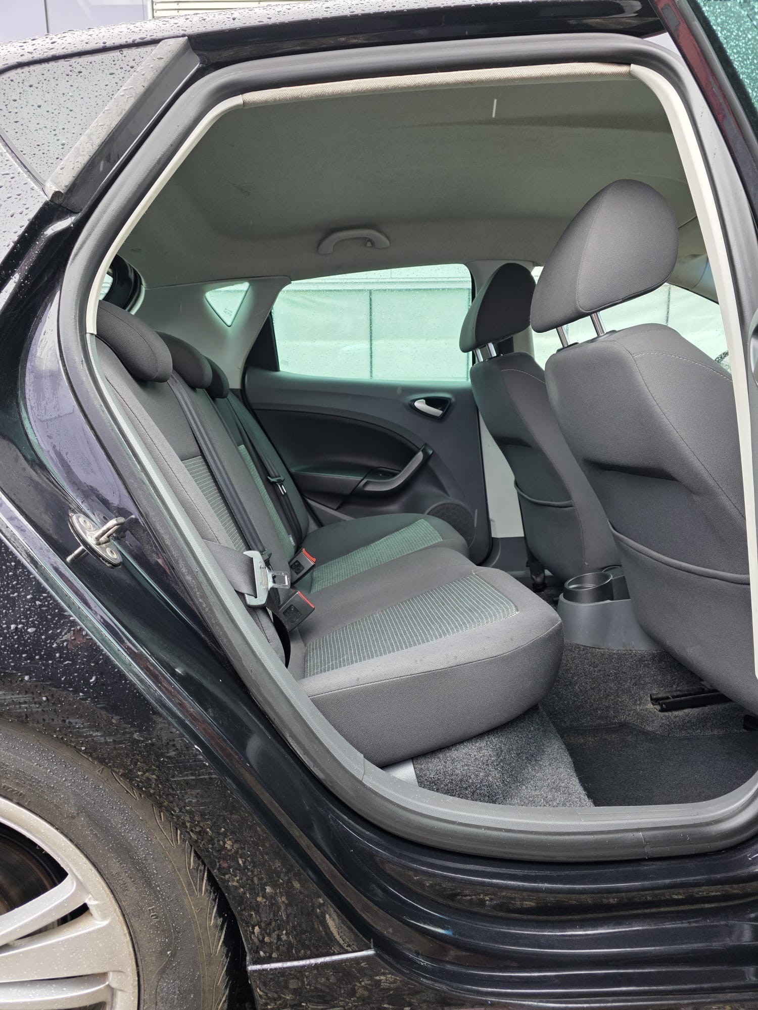 SEAT Ibiza SC 1.6 TDI Sport-image-8