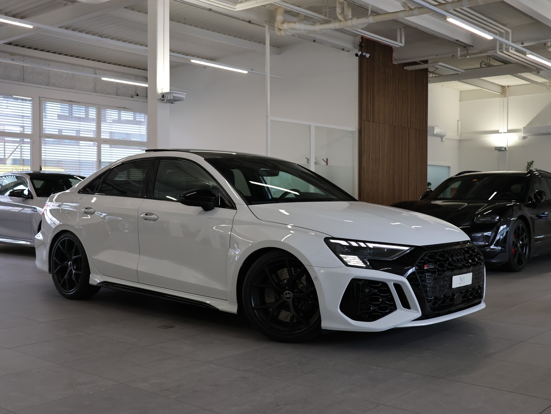 AUDI RS3 Limousine 2.5 TSI quattro S-tronic *Panorama*Matrix-LED*Ambientebeleuchtung*
