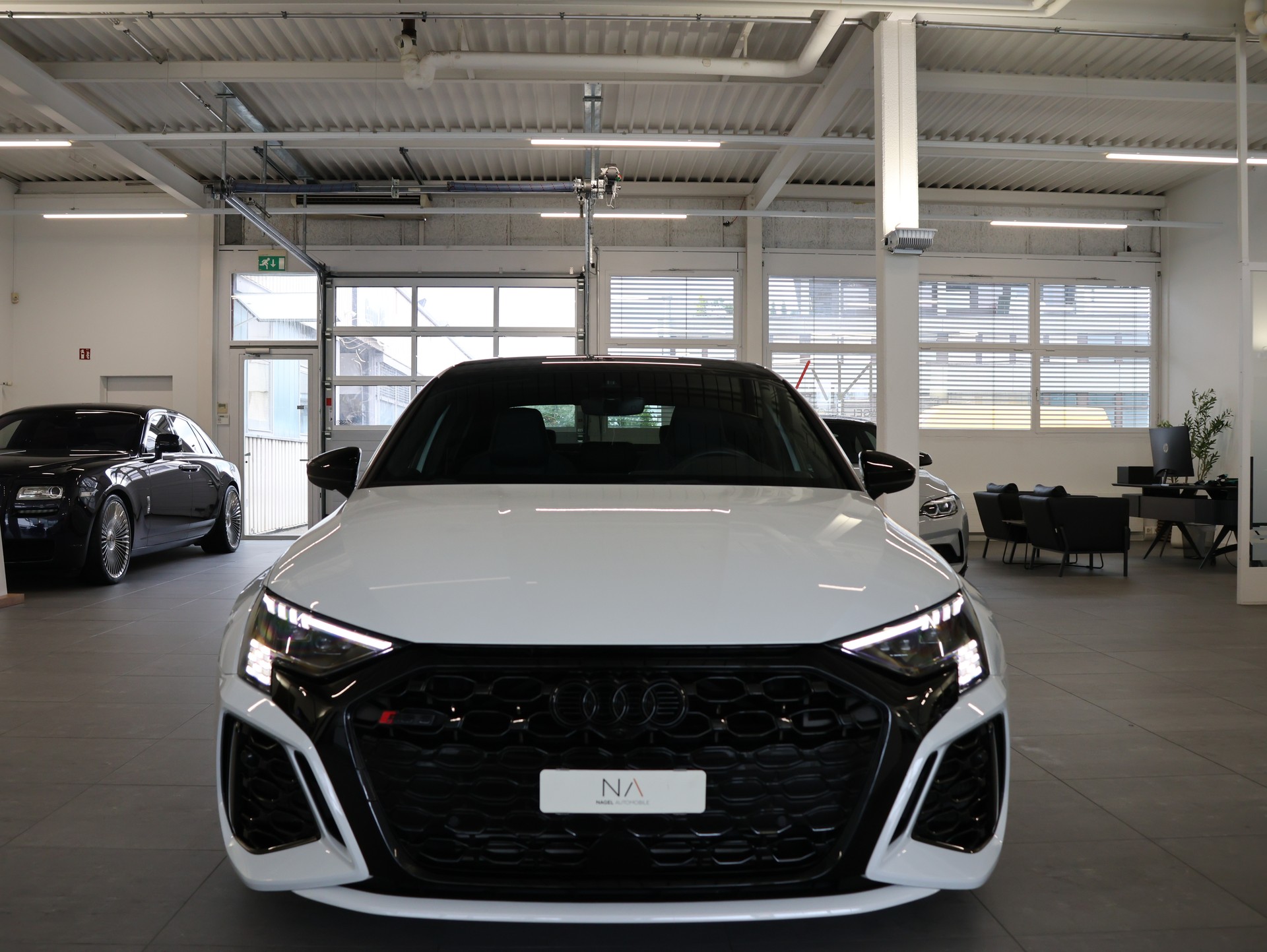 AUDI RS3 Limousine 2.5 TSI quattro S-tronic *Panorama*Matrix-LED*Ambientebeleuchtung*-showroom-element-2
