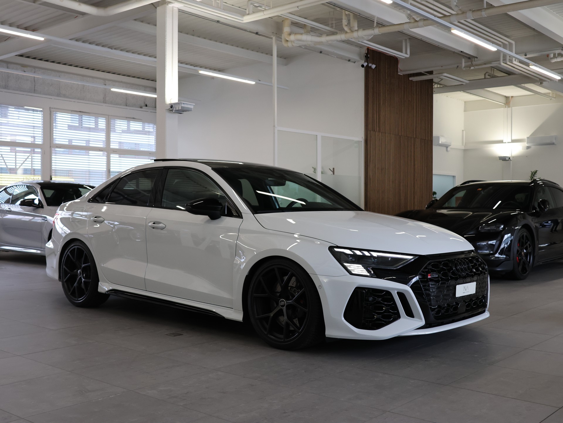 AUDI RS3 Limousine 2.5 TSI quattro S-tronic *Panorama*Matrix-LED*Ambientebeleuchtung*-showroom-element-1