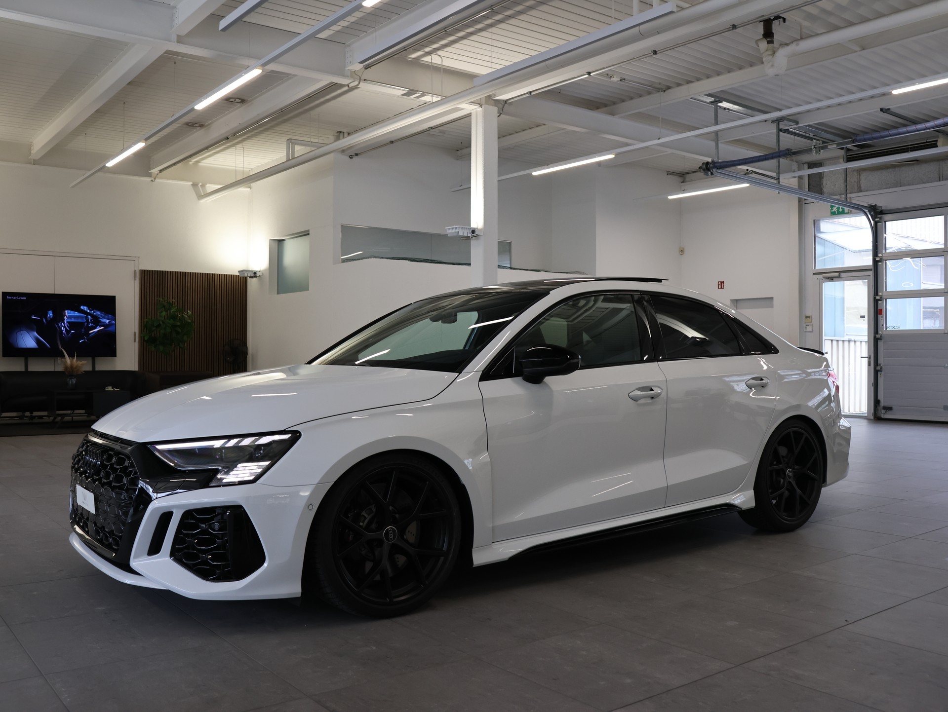 AUDI RS3 Limousine 2.5 TSI quattro S-tronic *Panorama*Matrix-LED*Ambientebeleuchtung*-showroom-element-3