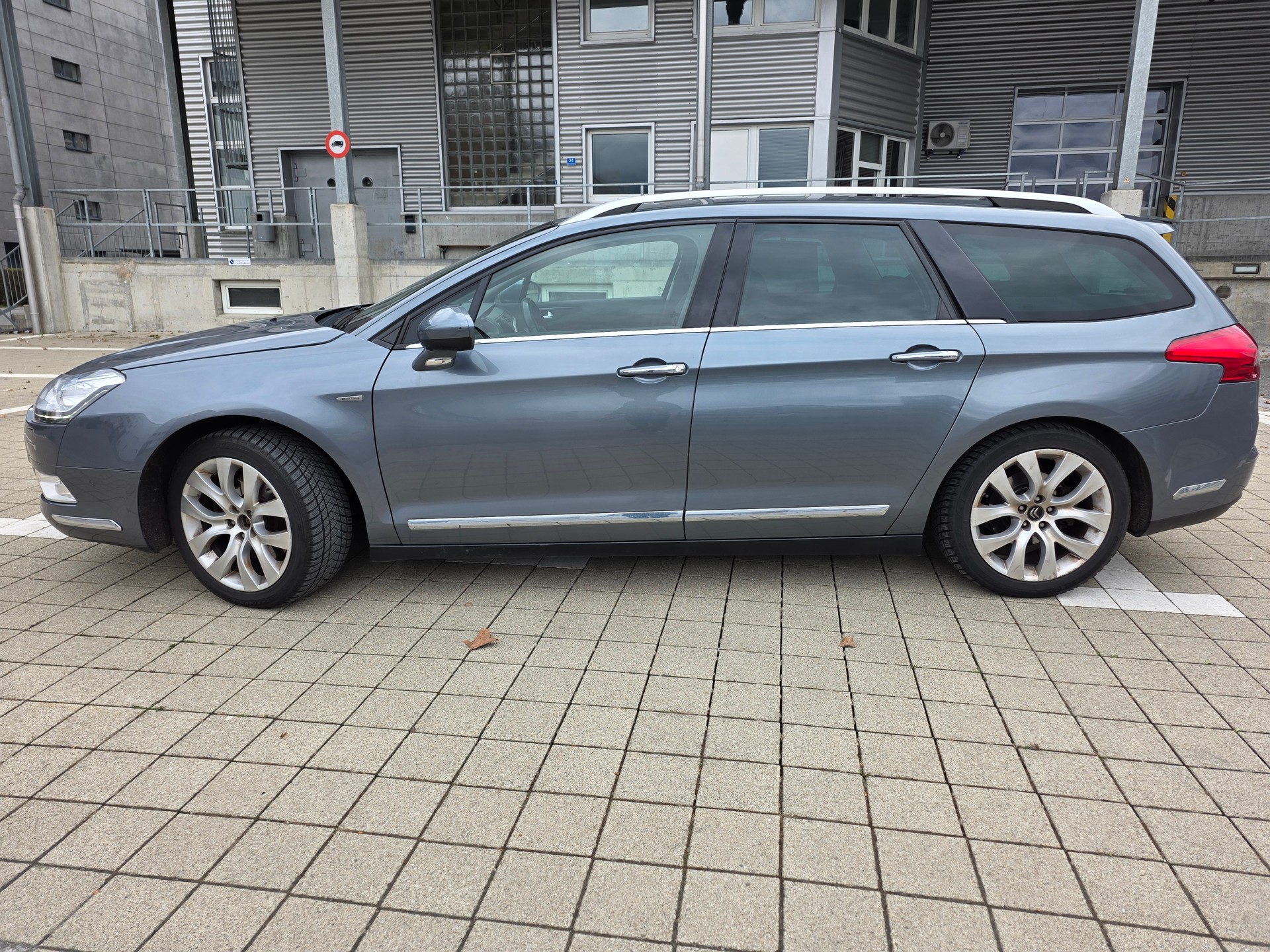 CITROEN C5 Tourer 3.0 HDi V6 Exclusive Automatic-image-1