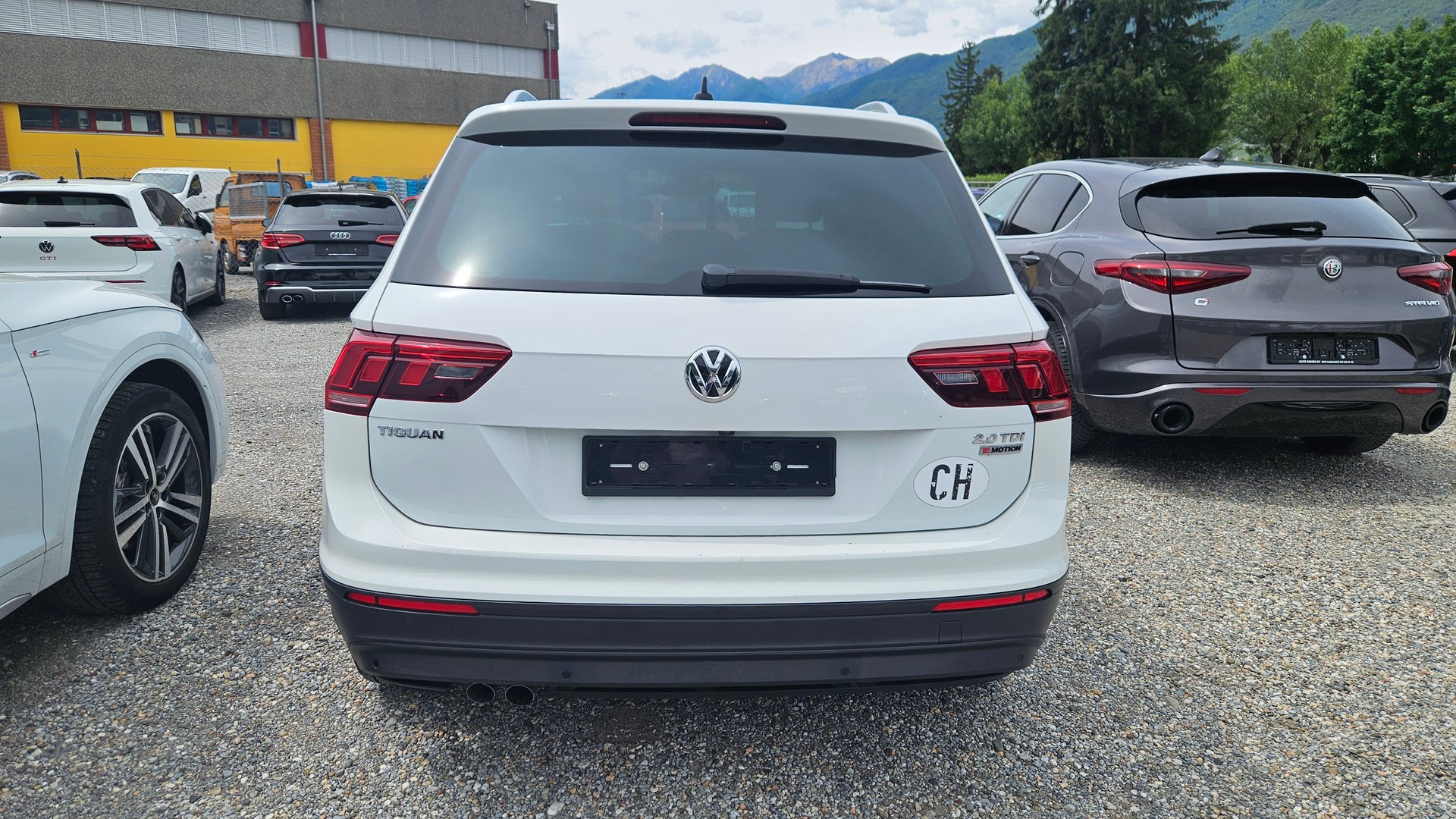 VW Tiguan 2.0 TDI SCR Sound 4Motion DSG-image-2