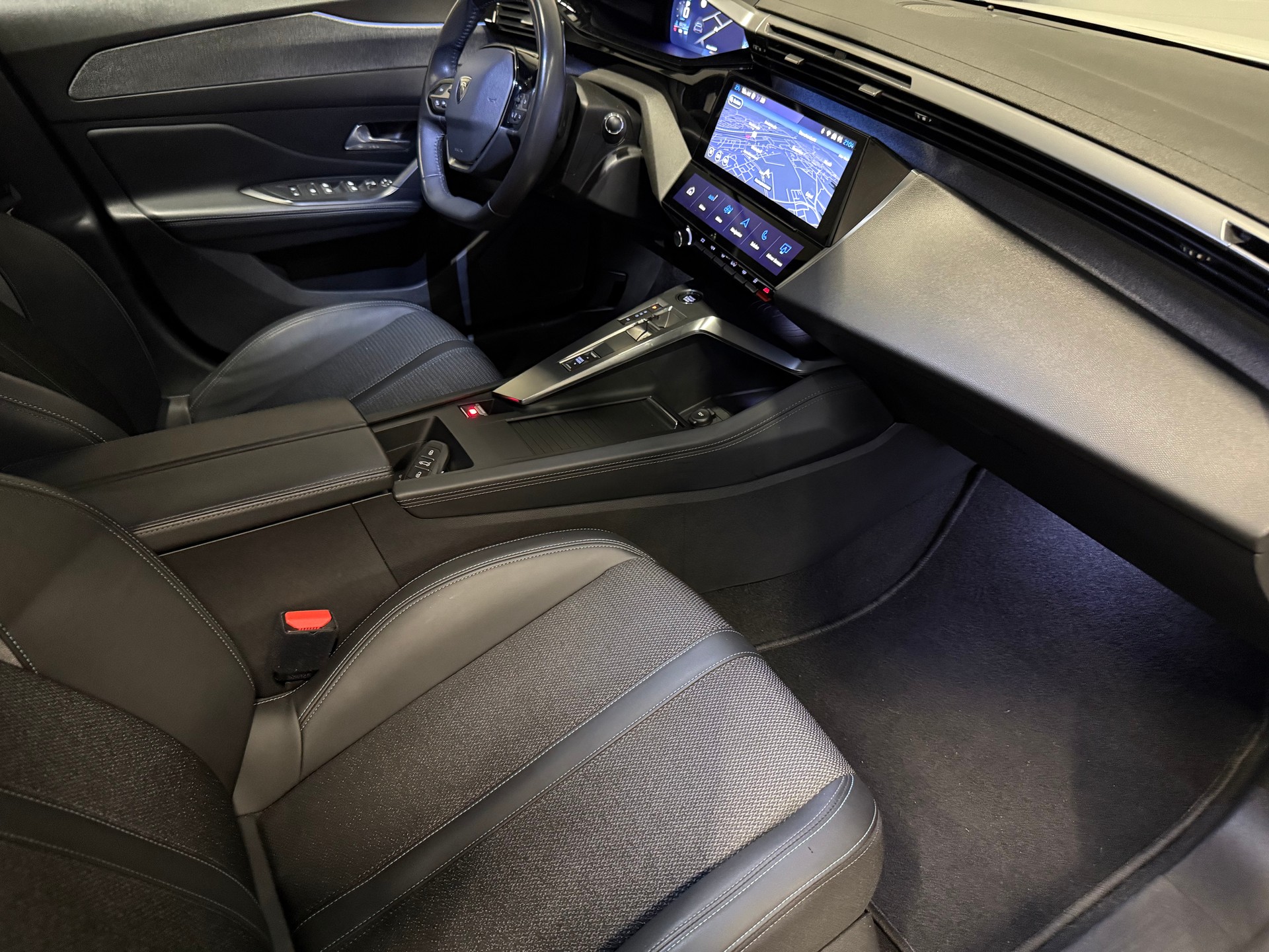 PEUGEOT 308 SW 1.5 BlueHDi Allure Pack-image-8