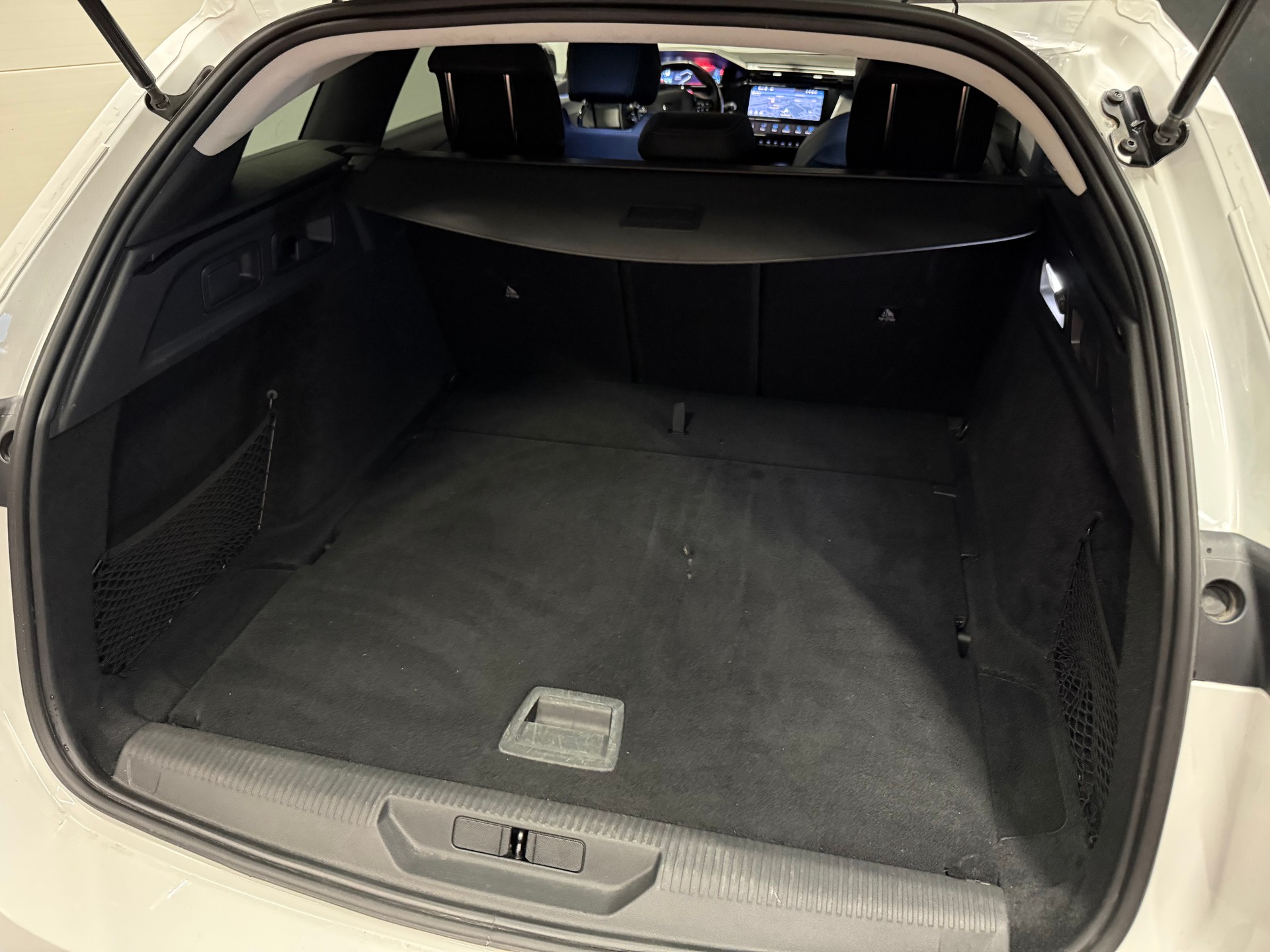 PEUGEOT 308 SW 1.5 BlueHDi Allure Pack-image-12