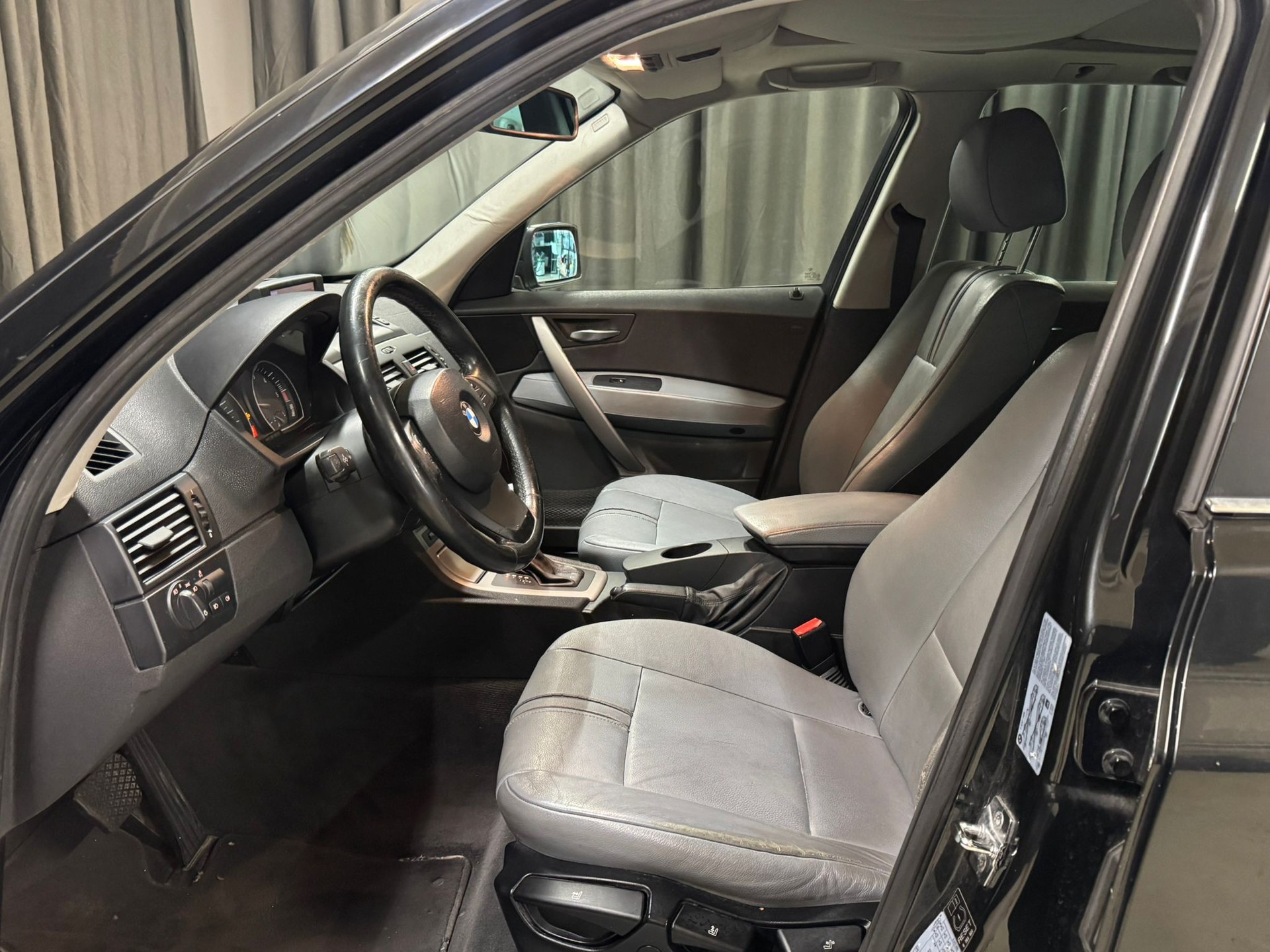 BMW X3 3.0d-image-10