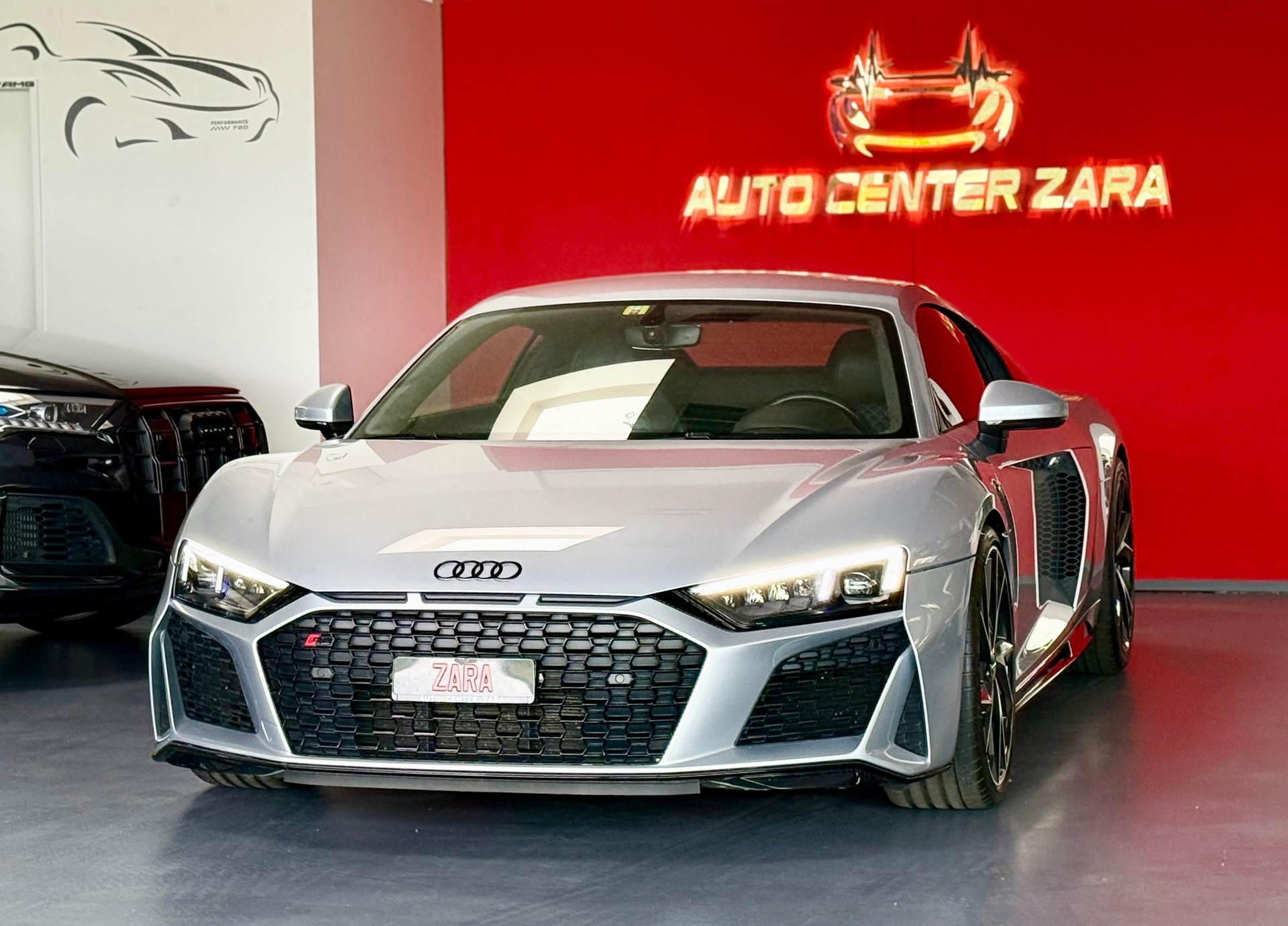 AUDI R8 Coupé S-Tronic-image-5