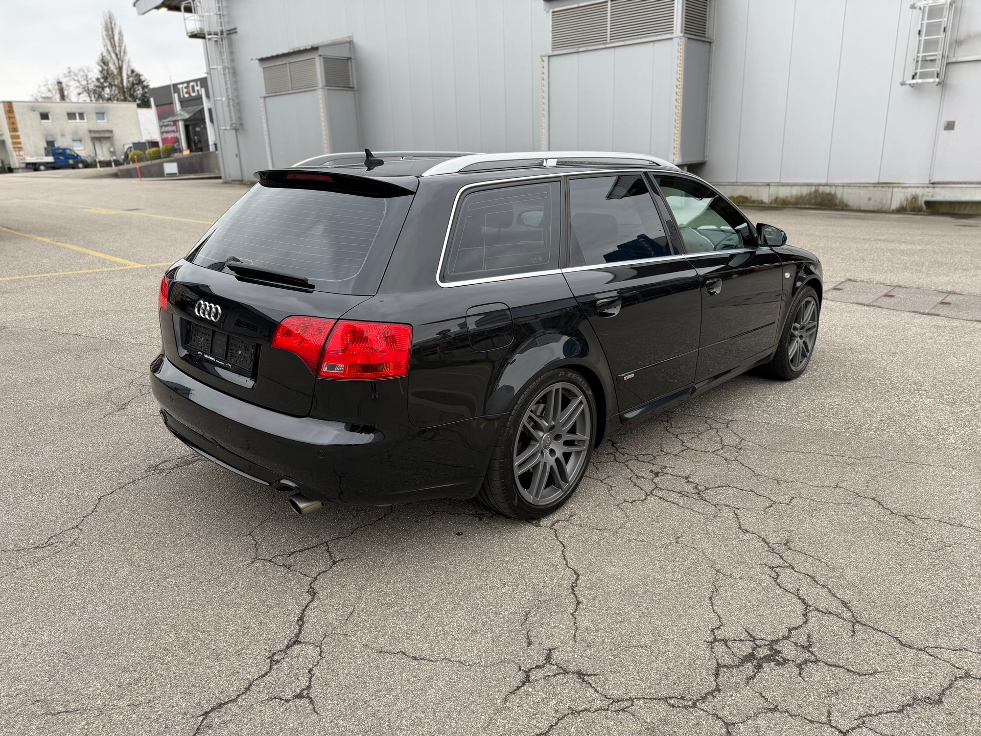 AUDI A4 Avant 3.2 FSI quattro-showroom-element-3
