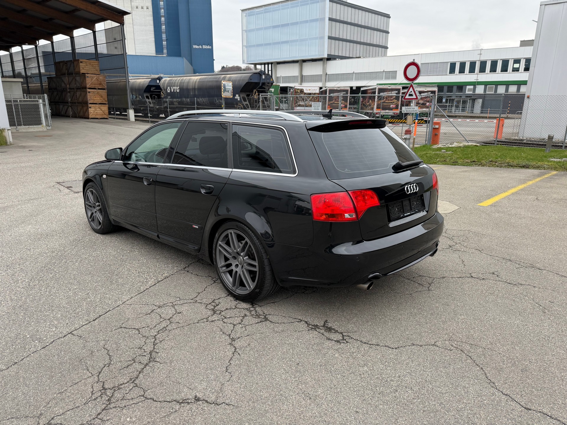 AUDI A4 Avant 3.2 FSI quattro-showroom-element-2