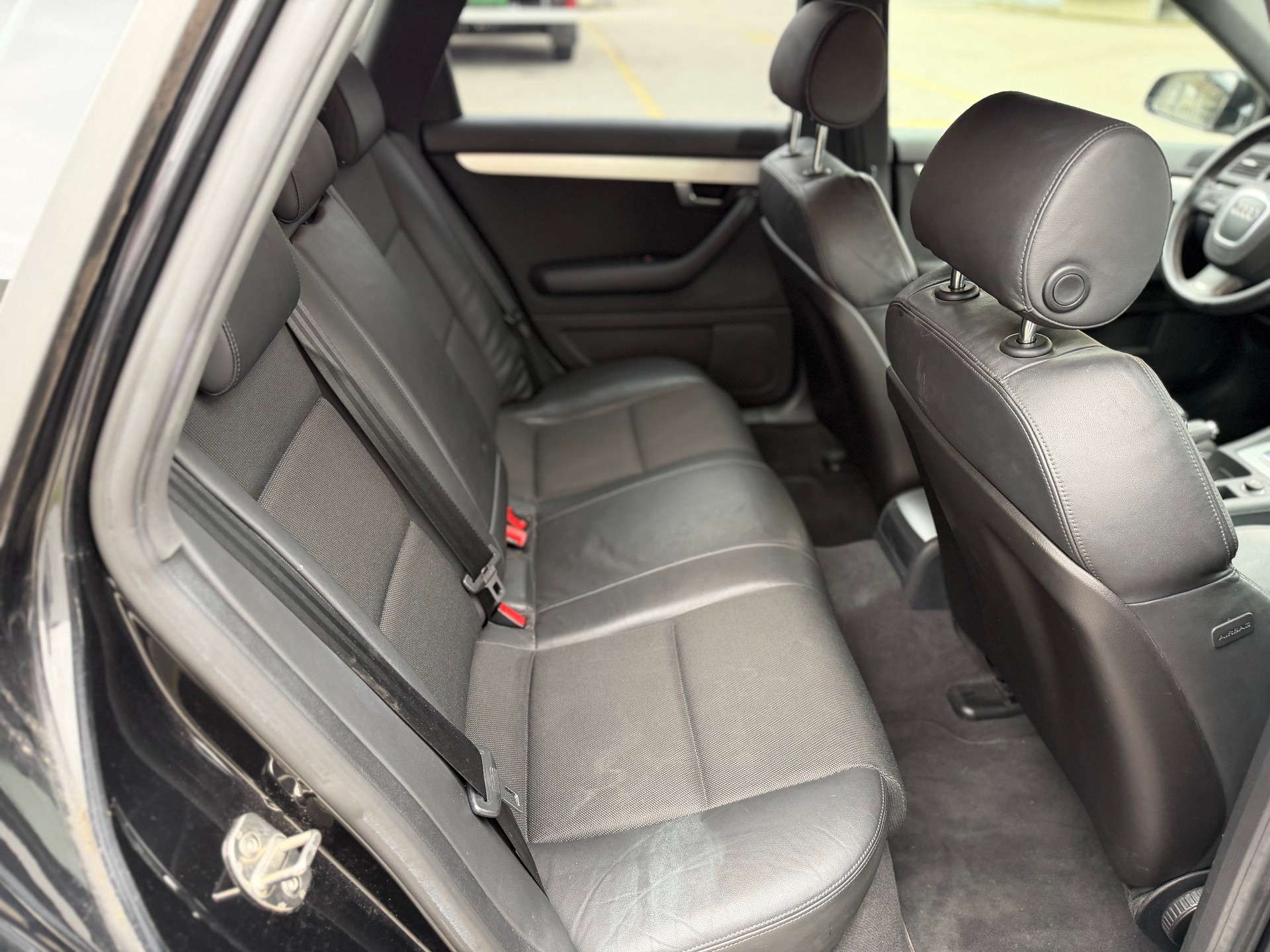AUDI A4 Avant 3.2 FSI quattro-image-10