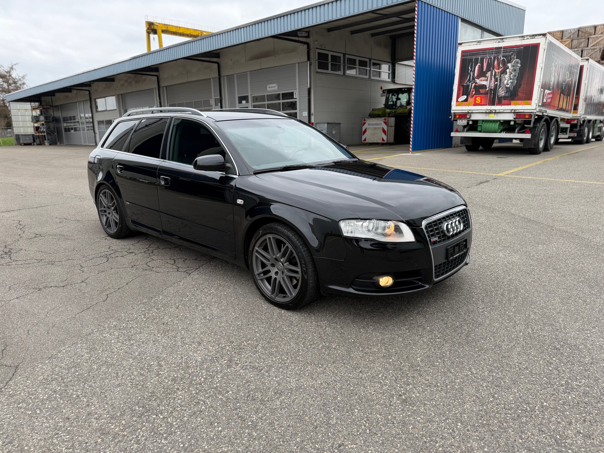 AUDI A4 Avant 3.2 FSI quattro-showroom-element-1