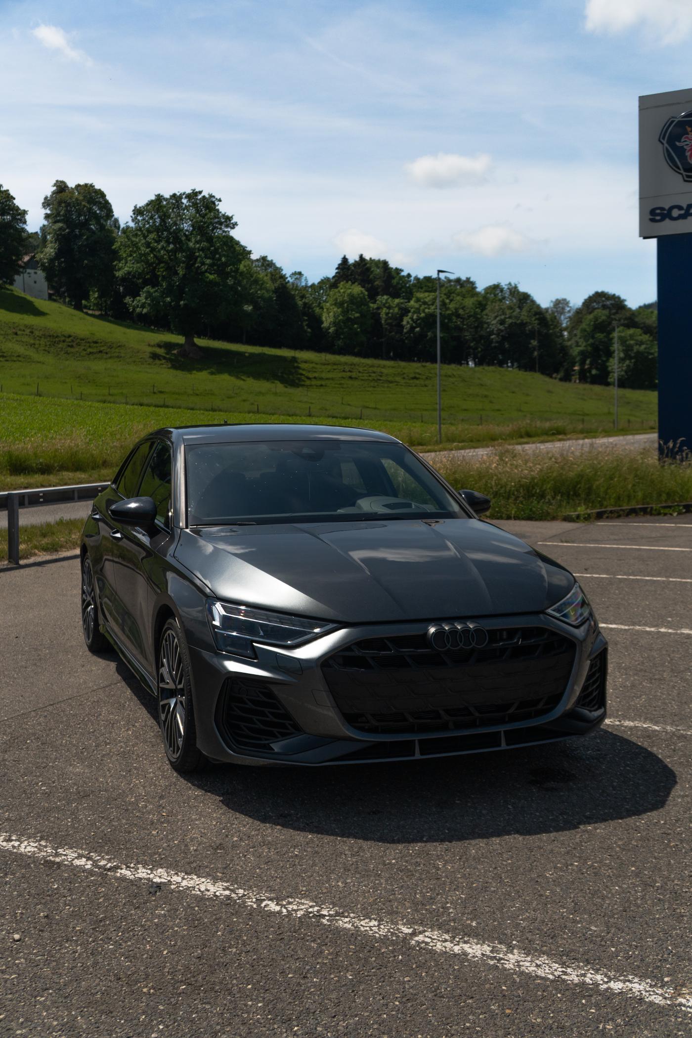 AUDI S3 Sportback 2.0 TFSI quattro S-tronic-showroom-element-1