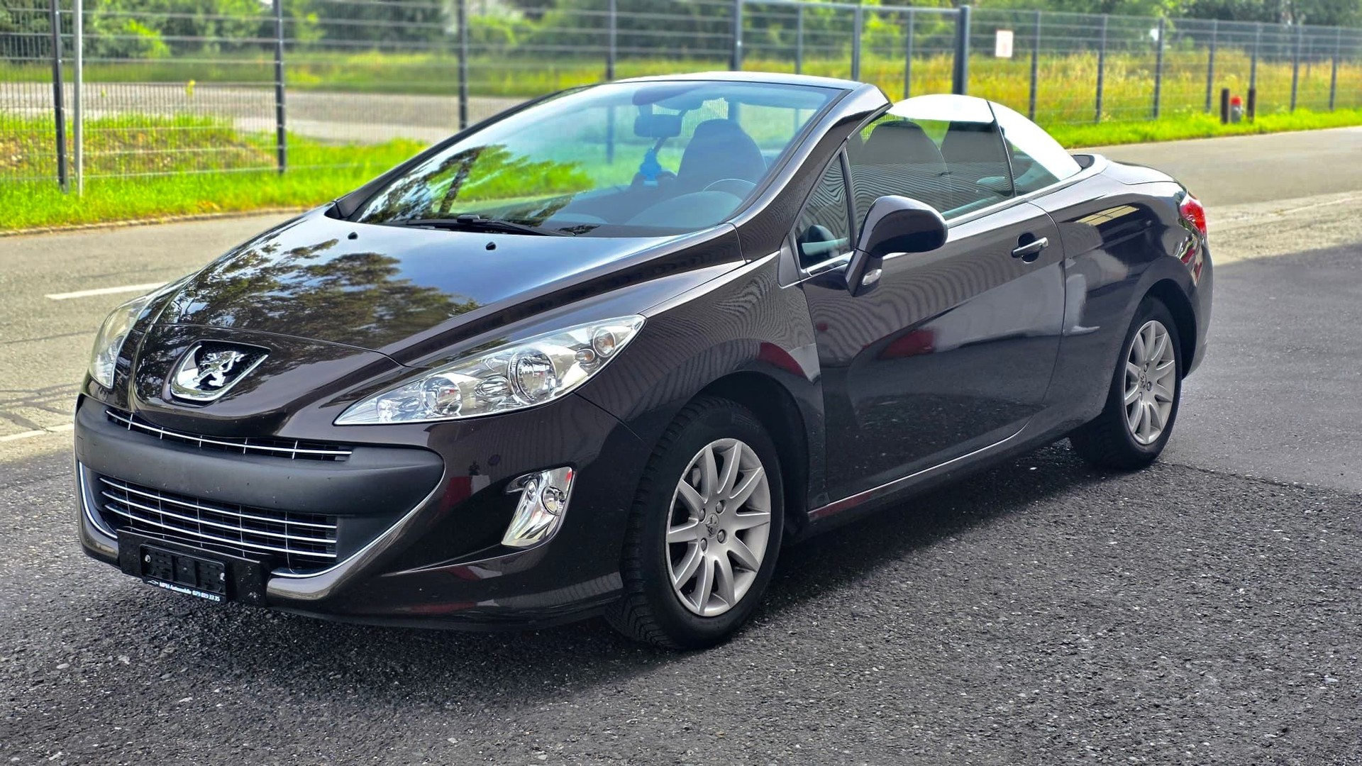 PEUGEOT 308 CC 1.6 16V VTi Sport-image-2