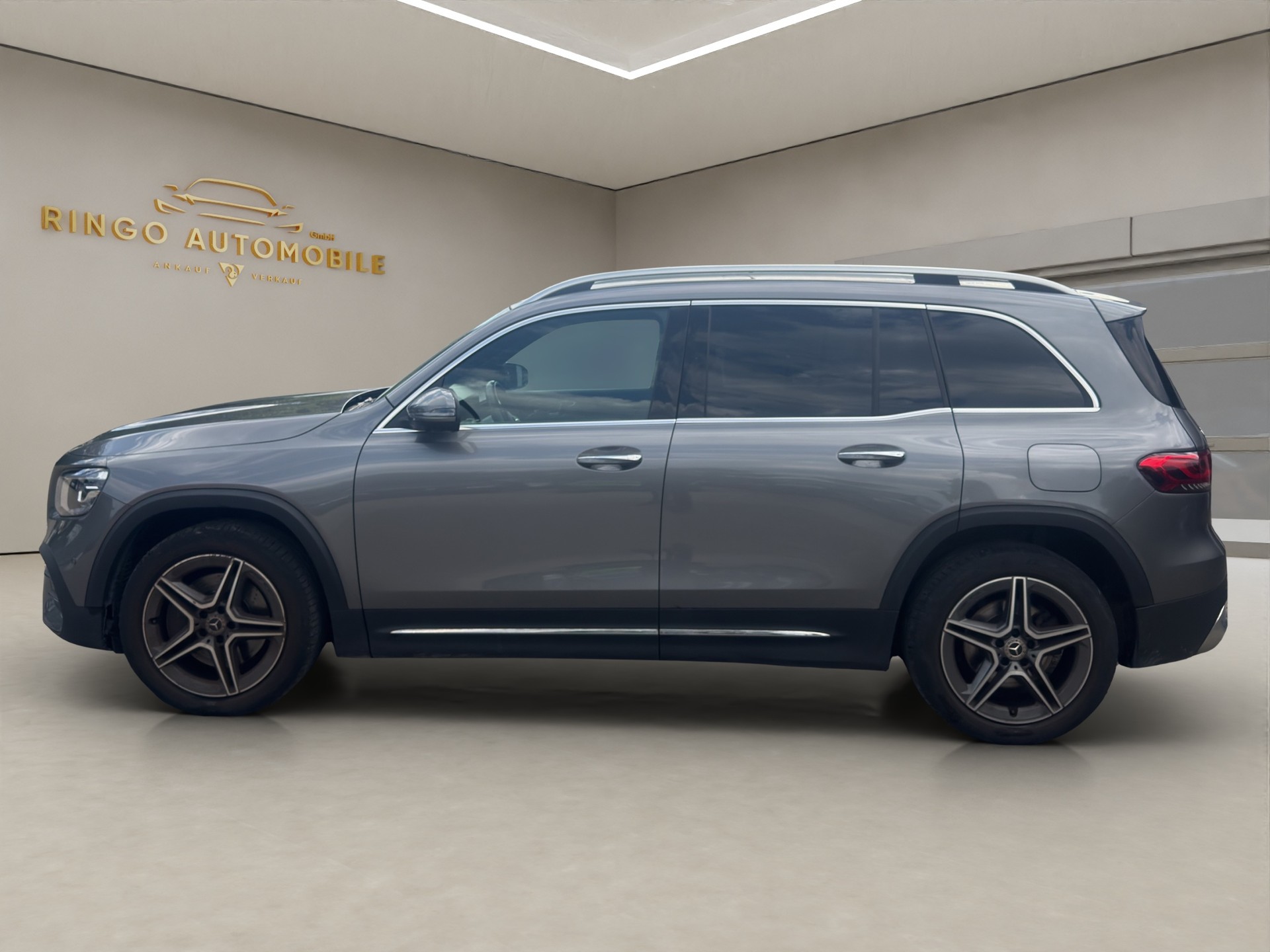 MERCEDES-BENZ GLB 250 4Matic Style 8G-Tronic-showroom-element-3