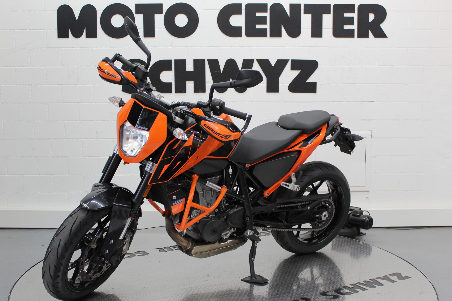 KTM 690 Duke ABS-image-4