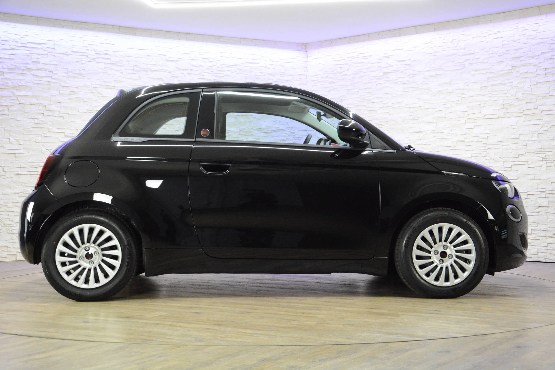 FIAT 500 Red Komfortpaket-showroom-element-3