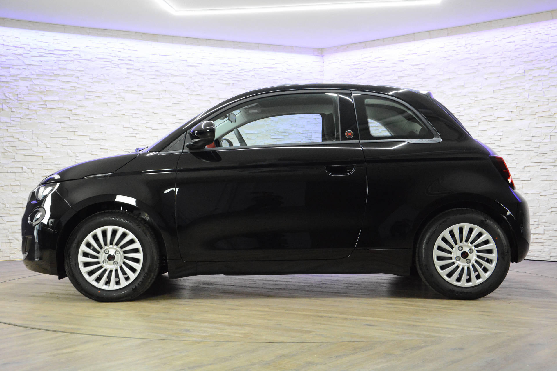FIAT 500 Red Komfortpaket-showroom-element-2