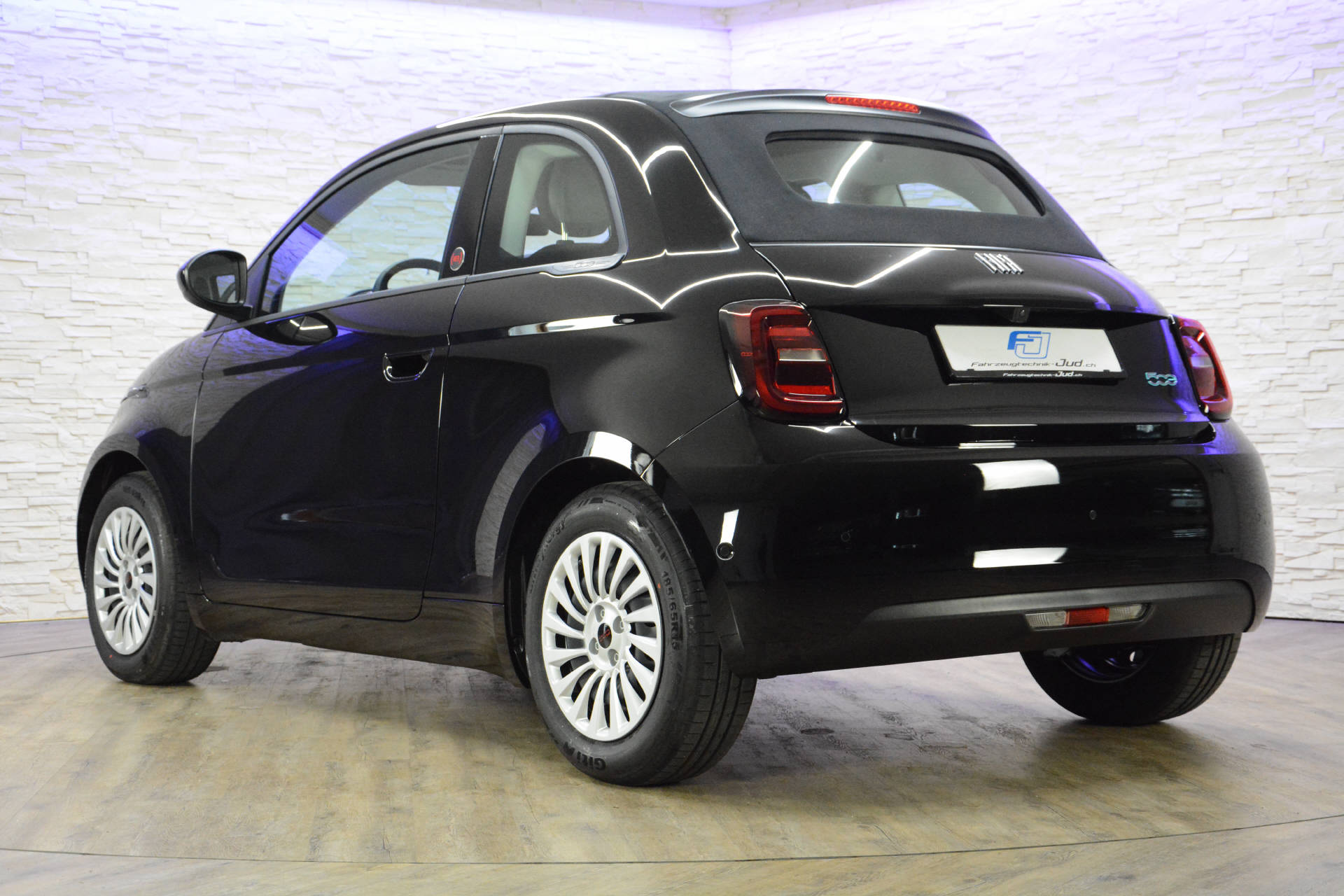 FIAT 500 Red Komfortpaket-image-5