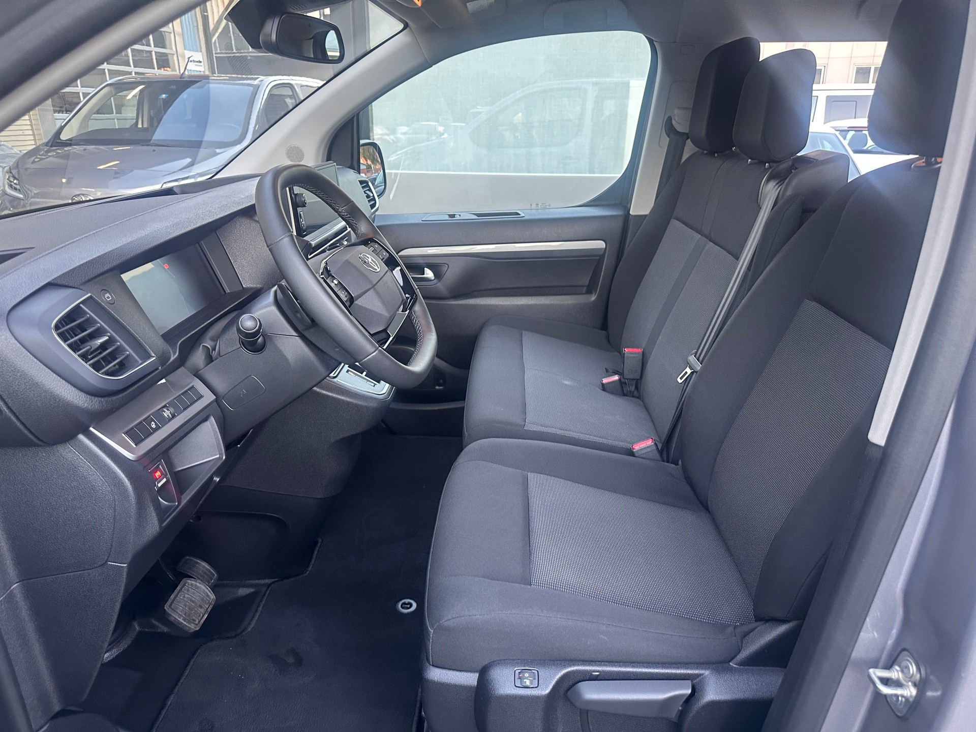 TOYOTA Proace Verso 2.0 D-4D Trend Long Aut. **SITZ-LENKRADHEIZUNG, **SPUR ASSISTENT,TEMPOMAT** DACH KLIMA FÜR FAHR GÄSTE***-image-5