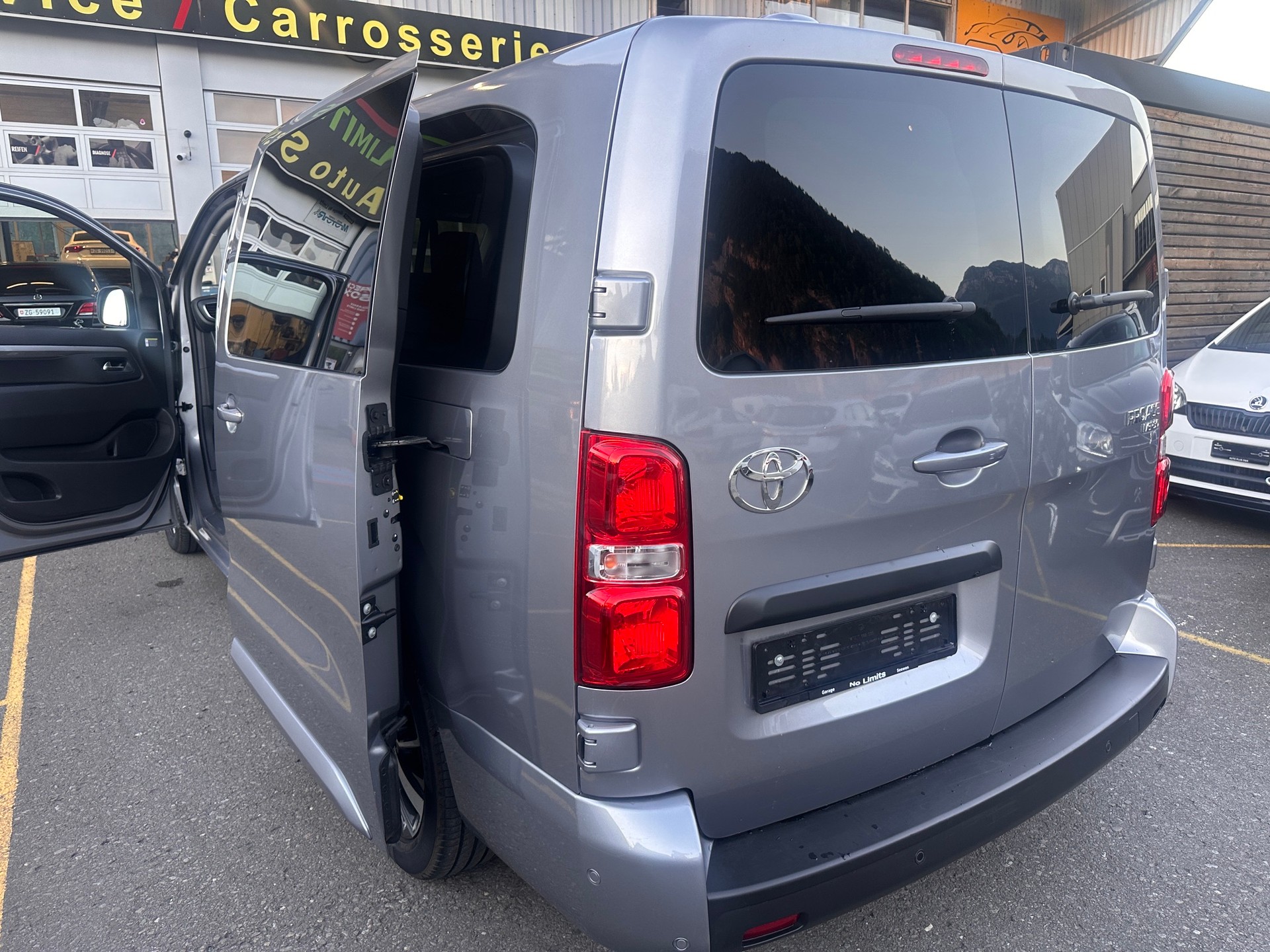 TOYOTA Proace Verso 2.0 D-4D Trend Long Aut. **SITZ-LENKRADHEIZUNG, **SPUR ASSISTENT,TEMPOMAT** DACH KLIMA FÜR FAHR GÄSTE***-image-7