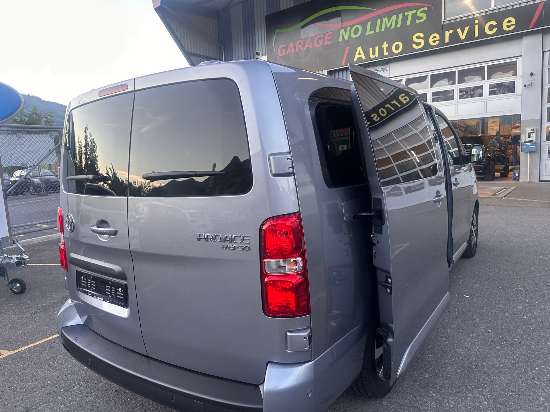 TOYOTA Proace Verso 2.0 D-4D Trend Long Aut. **SITZ-LENKRADHEIZUNG, **SPUR ASSISTENT,TEMPOMAT** DACH KLIMA FÜR FAHR GÄSTE***-image-9