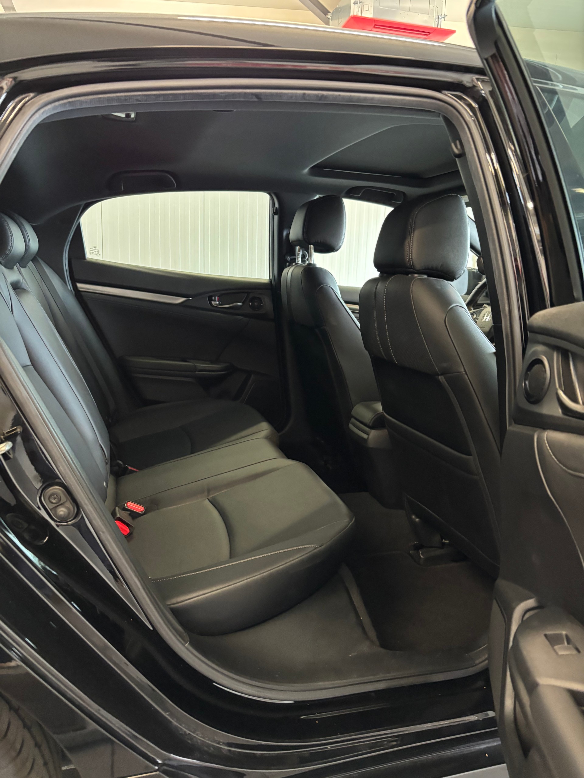 HONDA Civic 1.5 VTEC Sport CVT-image-12