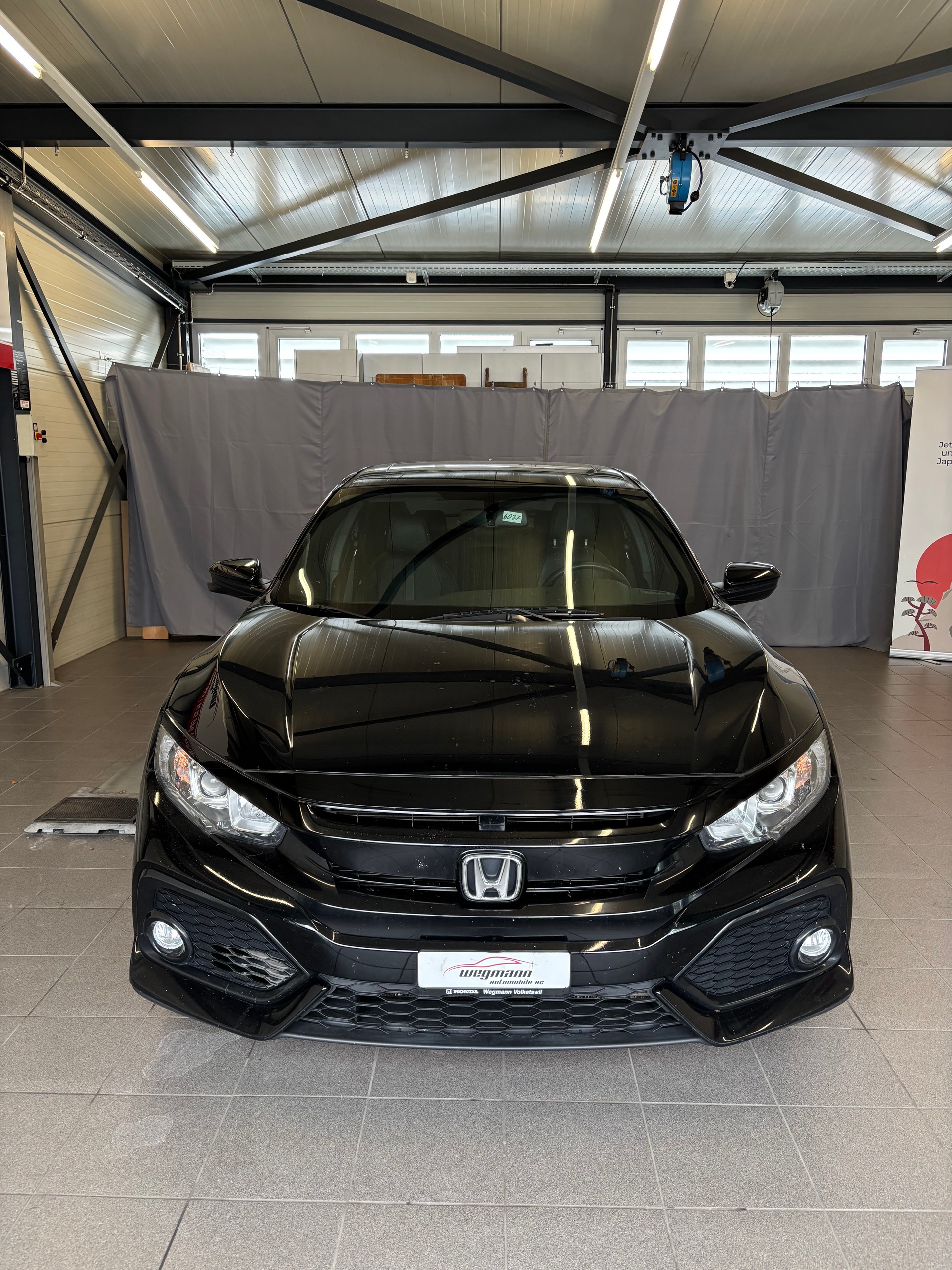 HONDA Civic 1.5 VTEC Sport CVT-showroom-element-1