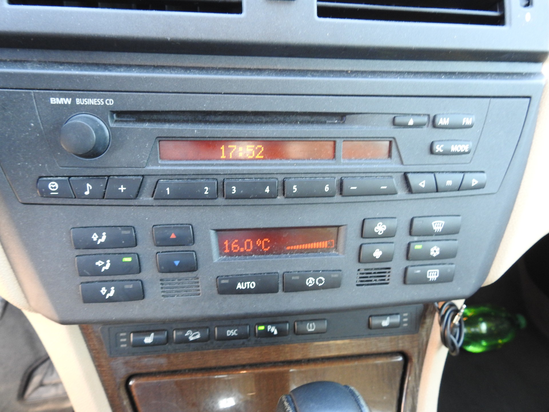 BMW X3 3.0i-image-21