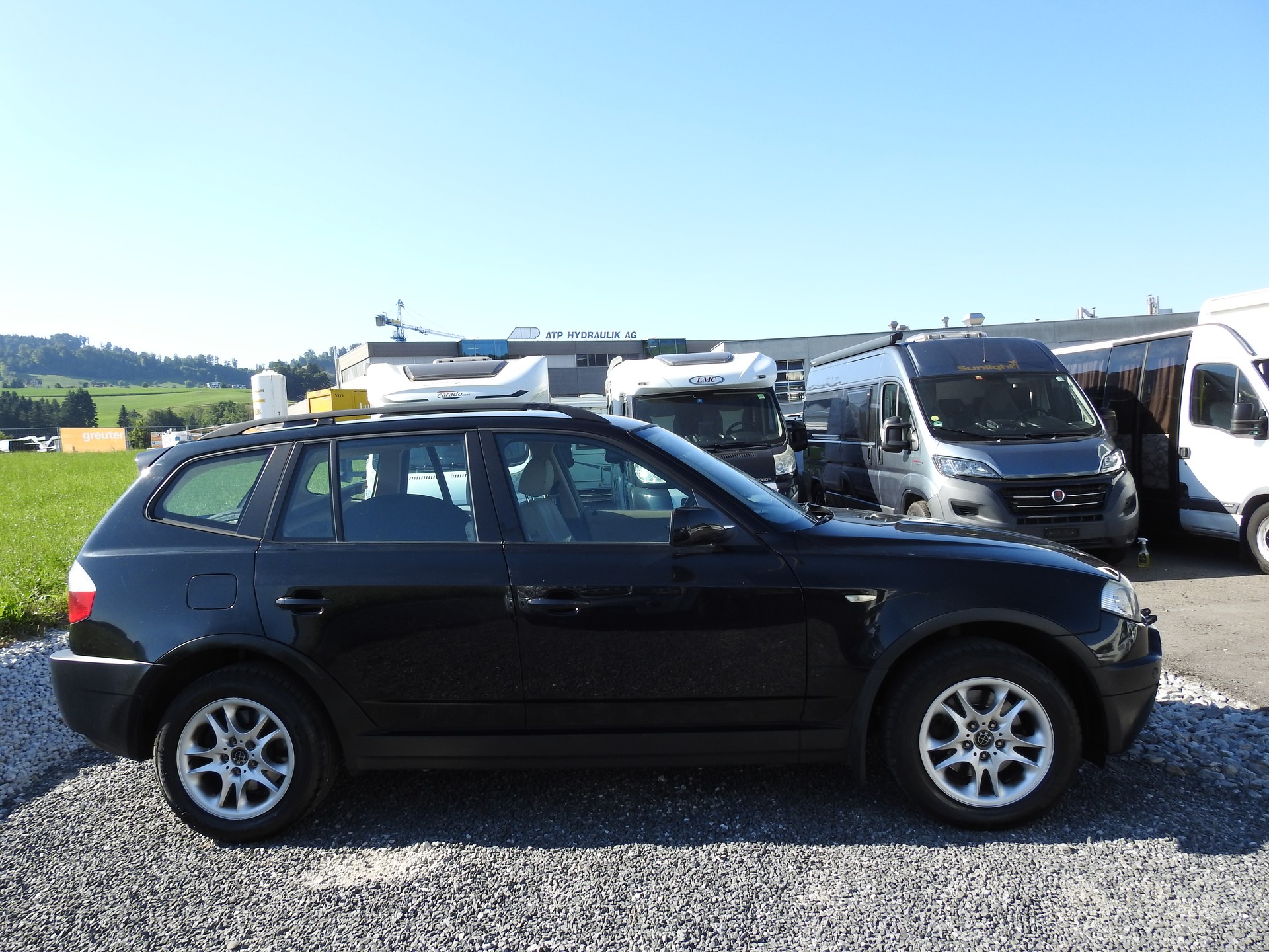 BMW X3 3.0i-image-6