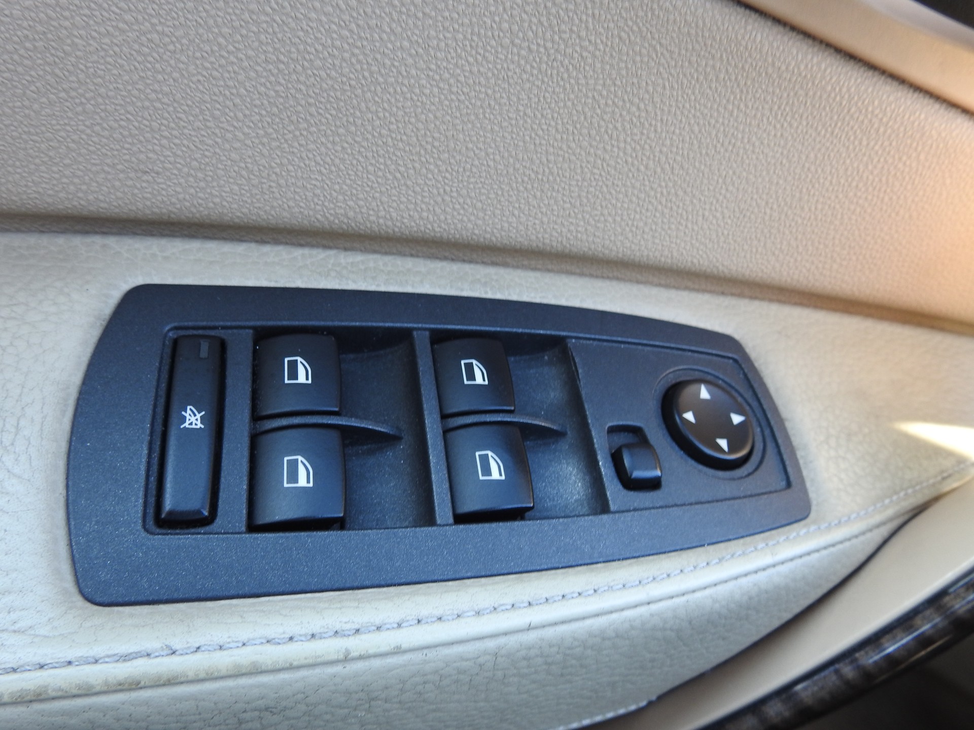 BMW X3 3.0i-image-25