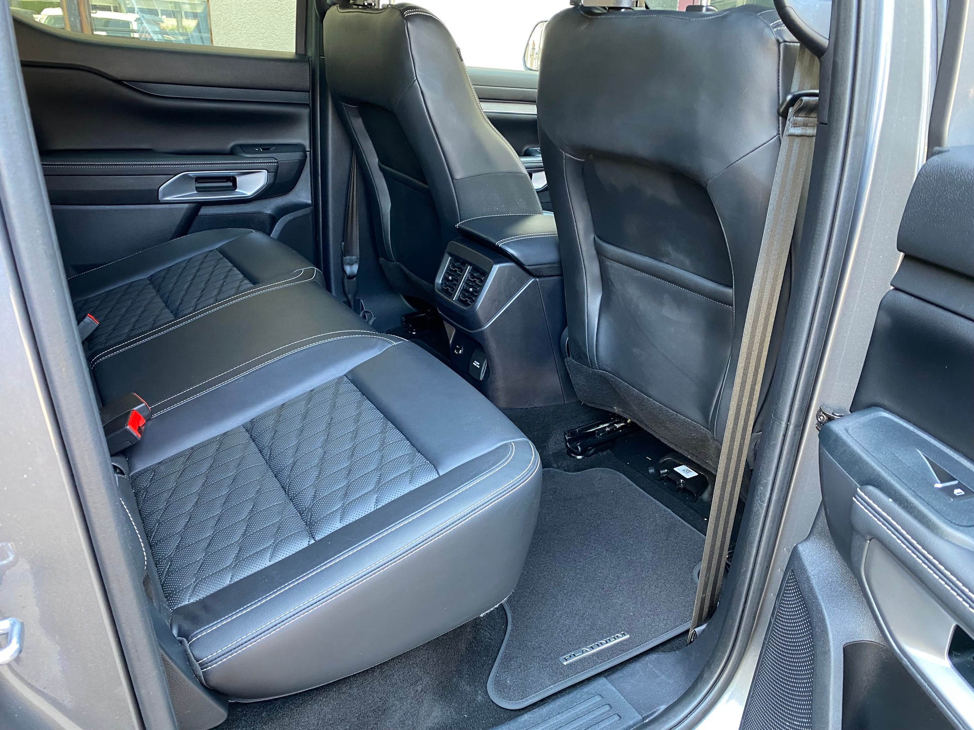 FORD Ranger Platinium 3.0 Eco Blue e-4WD Automat-image-5