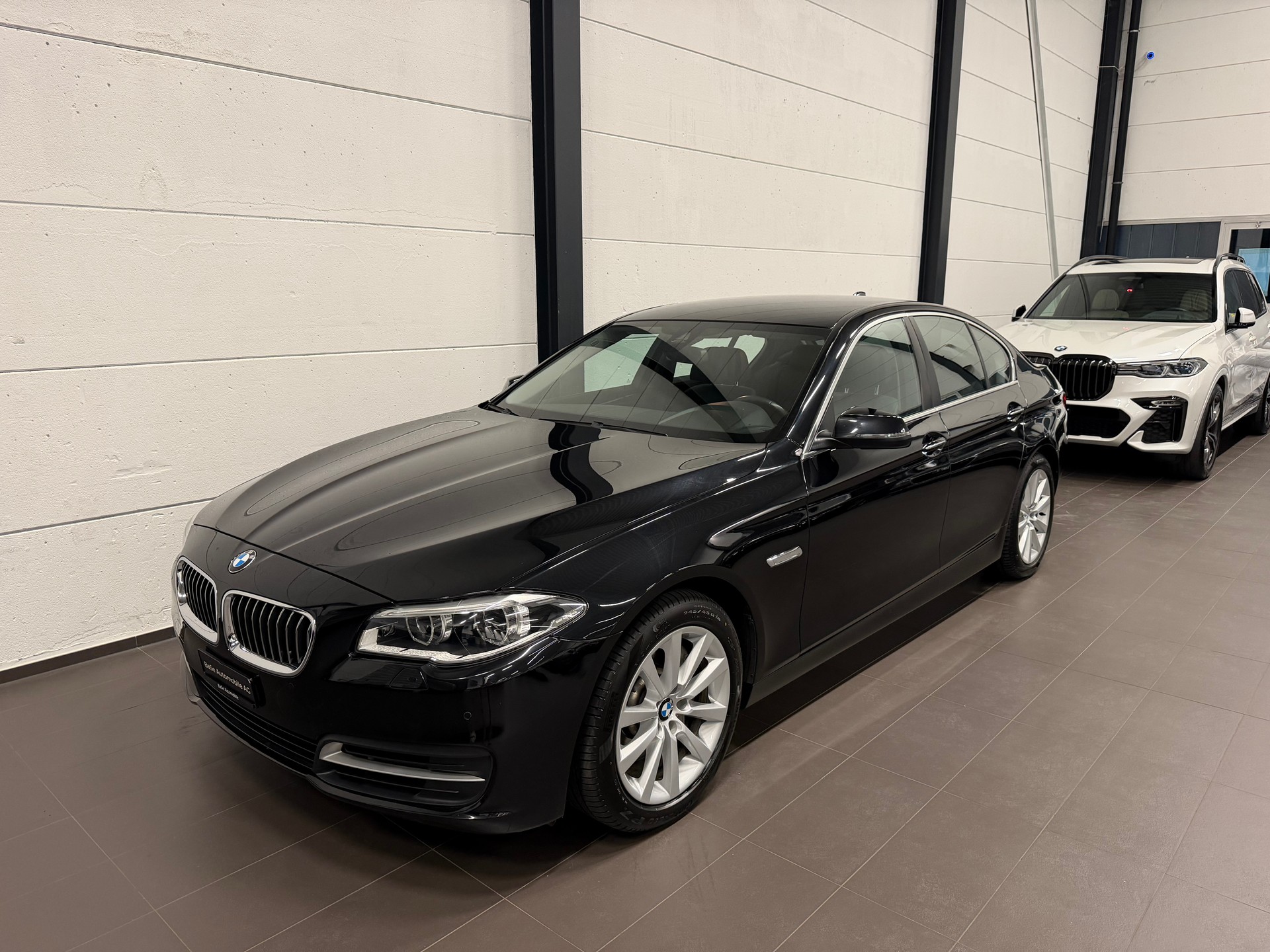 BMW 525d xDrive Steptronic-showroom-element-2