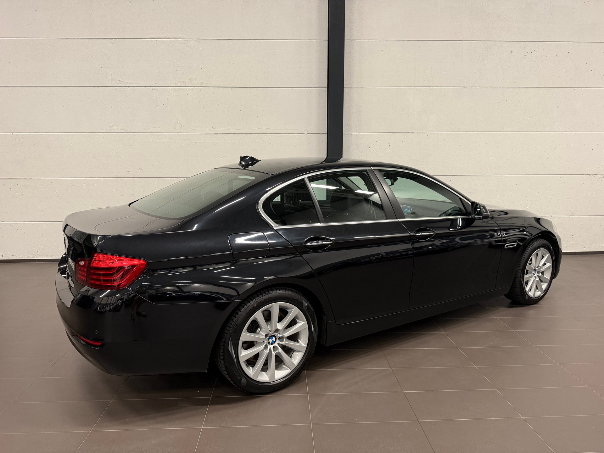 BMW 525d xDrive Steptronic-image-10