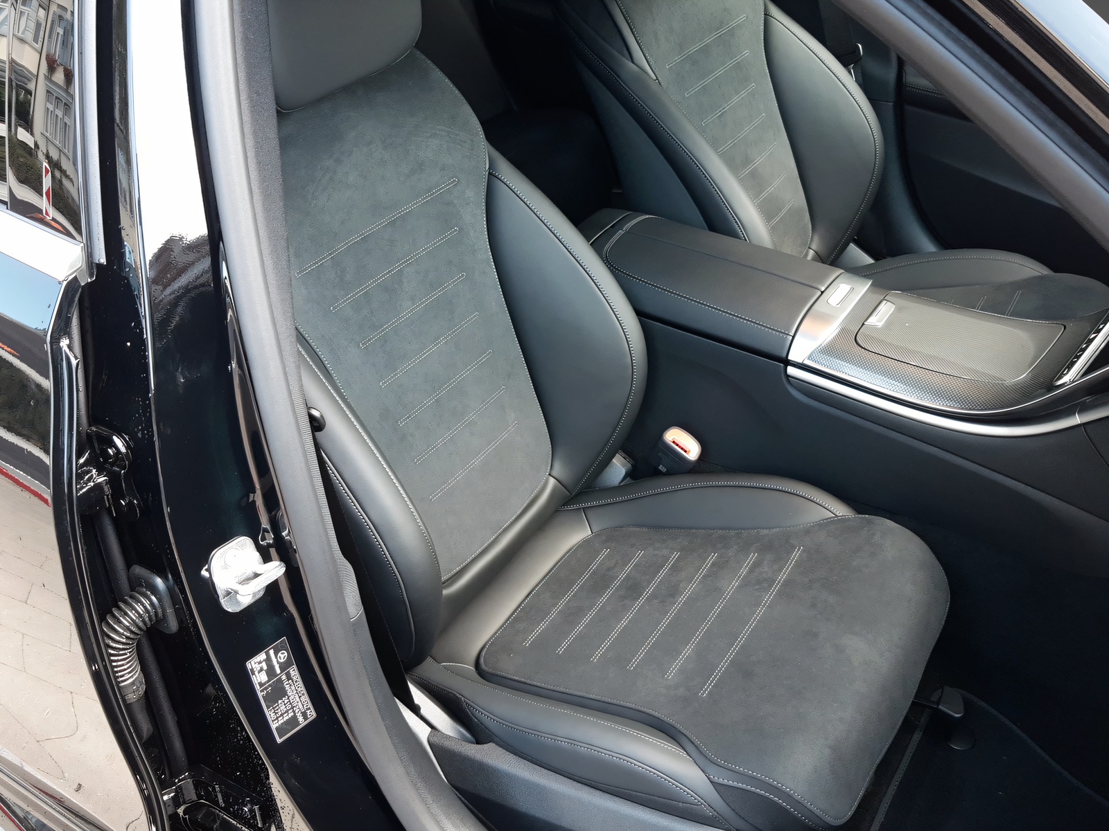 MERCEDES-BENZ C 220 d 4Matic T-Modell Swiss Star-image-11