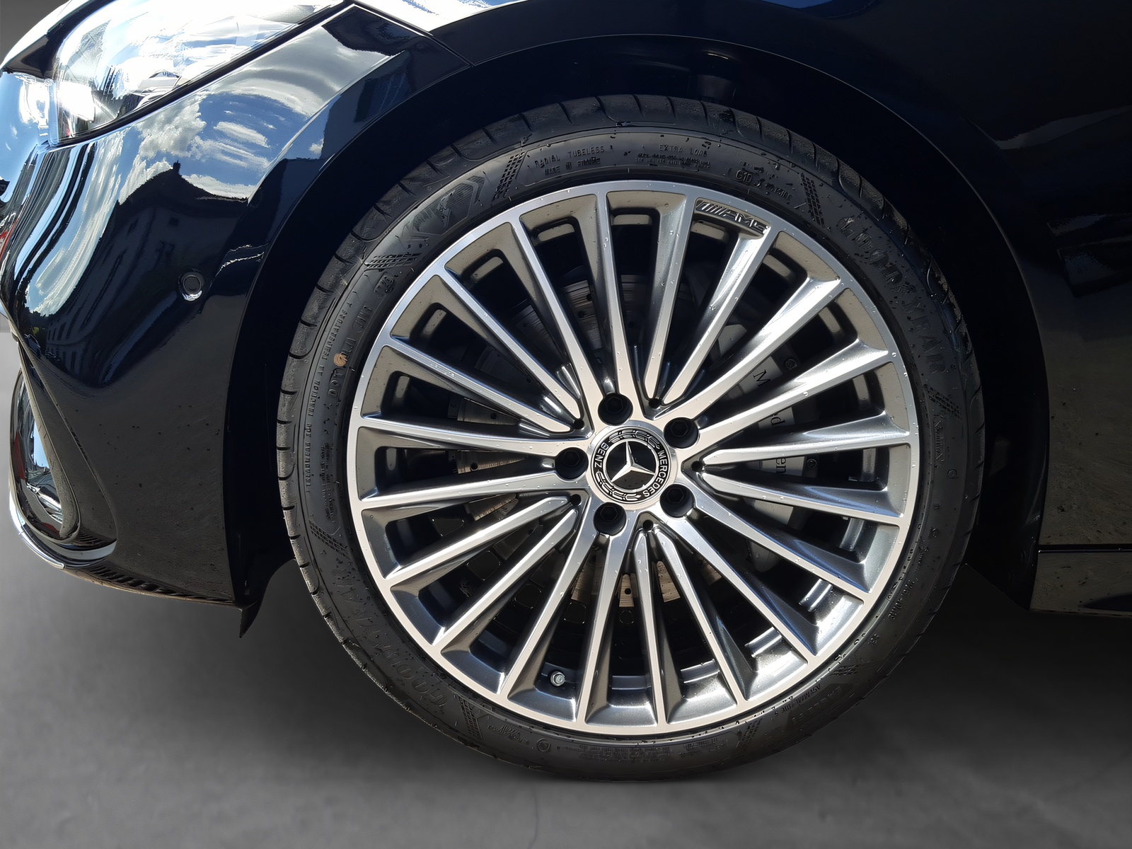 MERCEDES-BENZ C 220 d 4Matic T-Modell Swiss Star-image-5