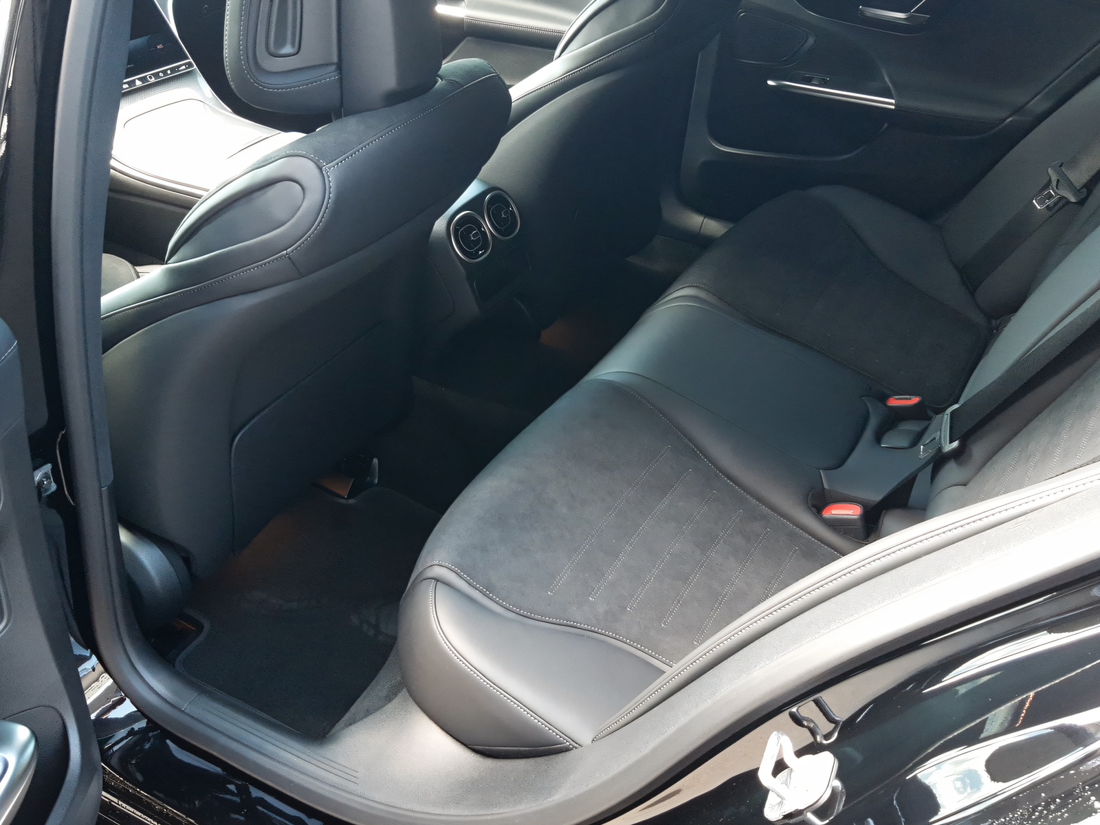 MERCEDES-BENZ C 220 d 4Matic T-Modell Swiss Star-image-10