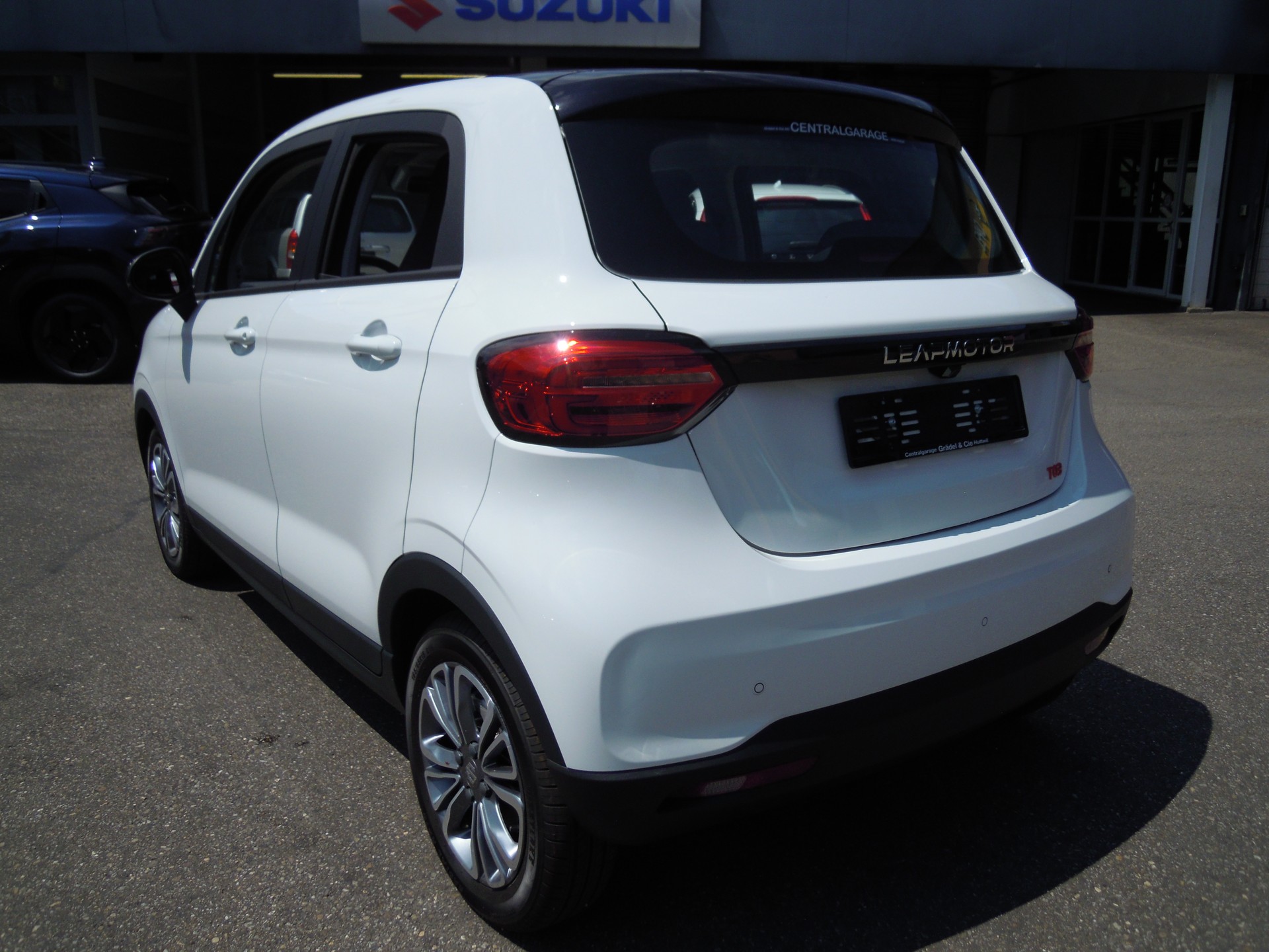 LEAPMOTOR T03 37kWh-showroom-element-3
