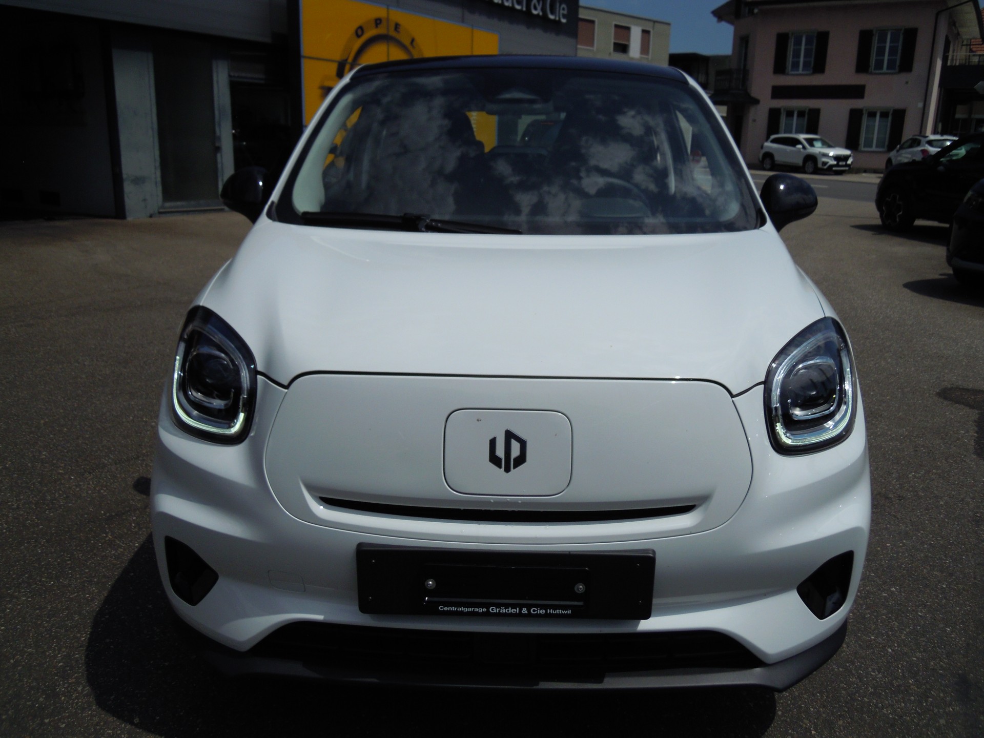 LEAPMOTOR T03 37kWh-showroom-element-1