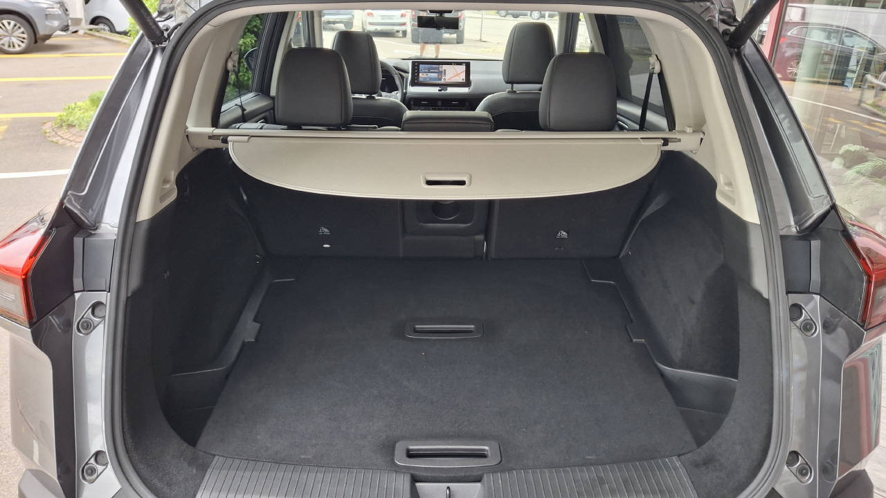 NISSAN X-Trail 1.5 VC-T Tekna+ e-4orce-image-8