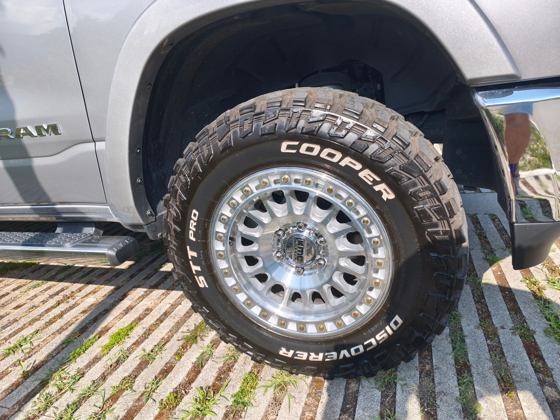 DODGE 1500 Crew Cab Laramie Special Edition-image-6