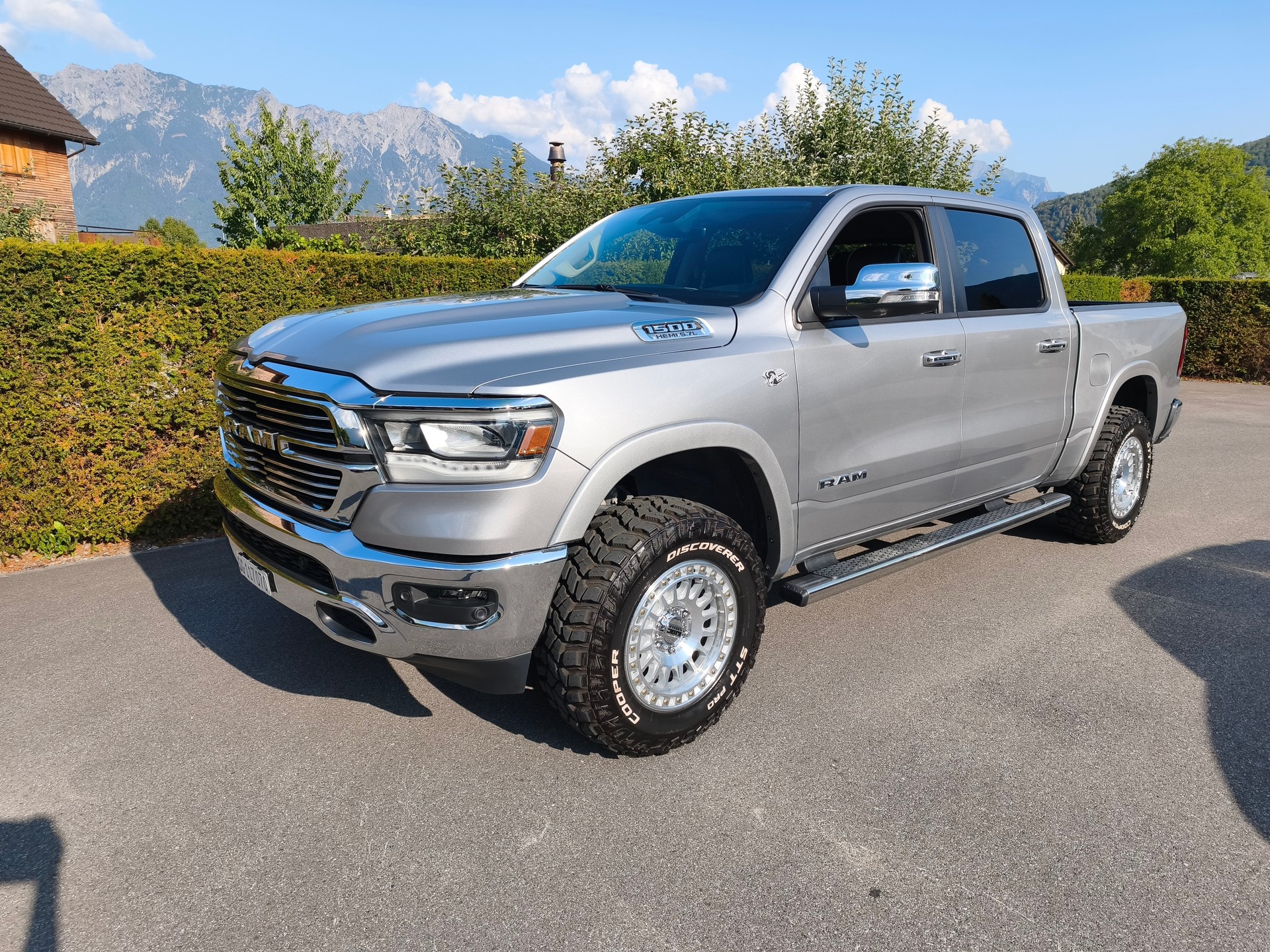 DODGE 1500 Crew Cab Laramie Special Edition-image-4