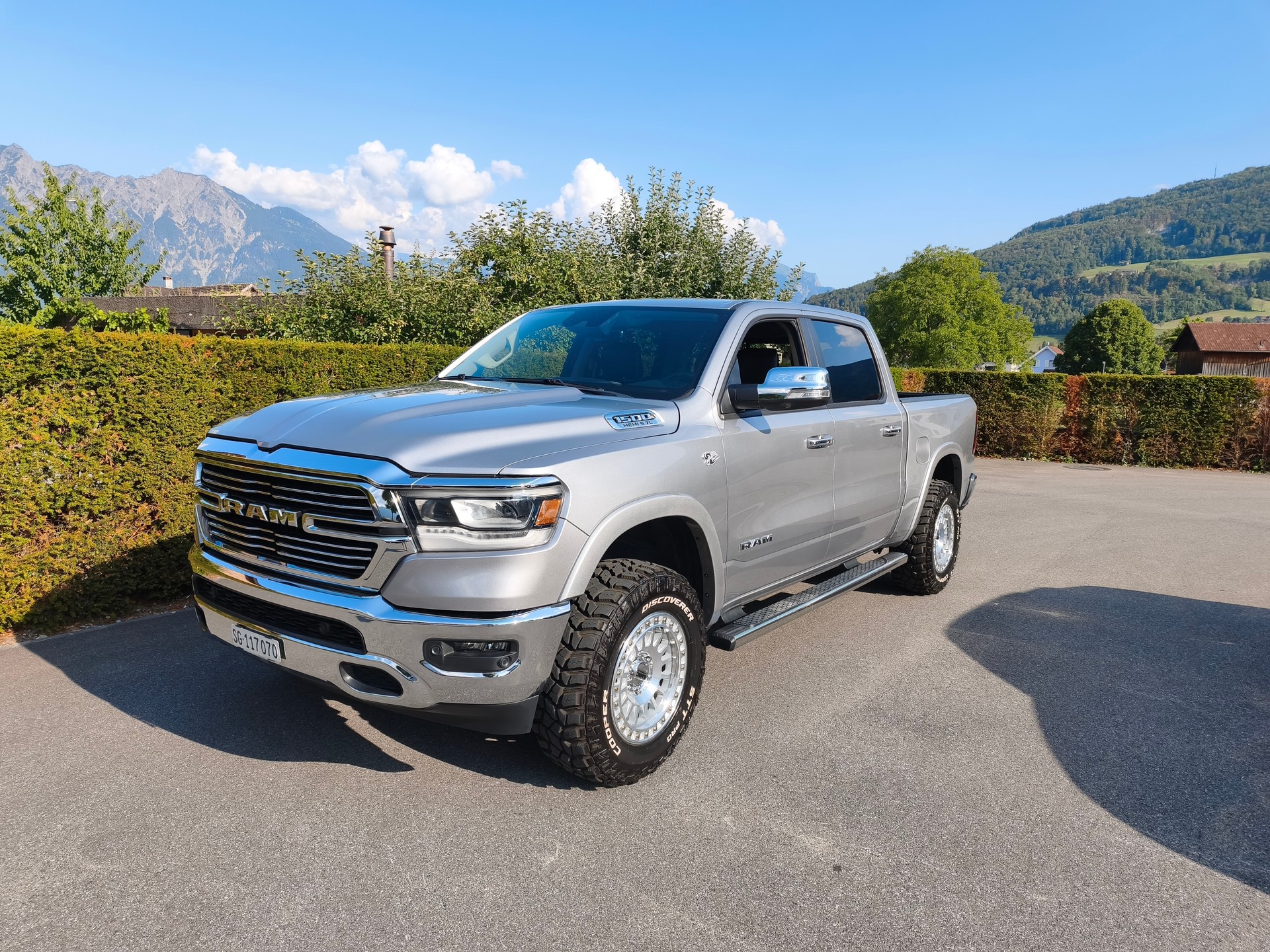 DODGE 1500 Crew Cab Laramie Special Edition