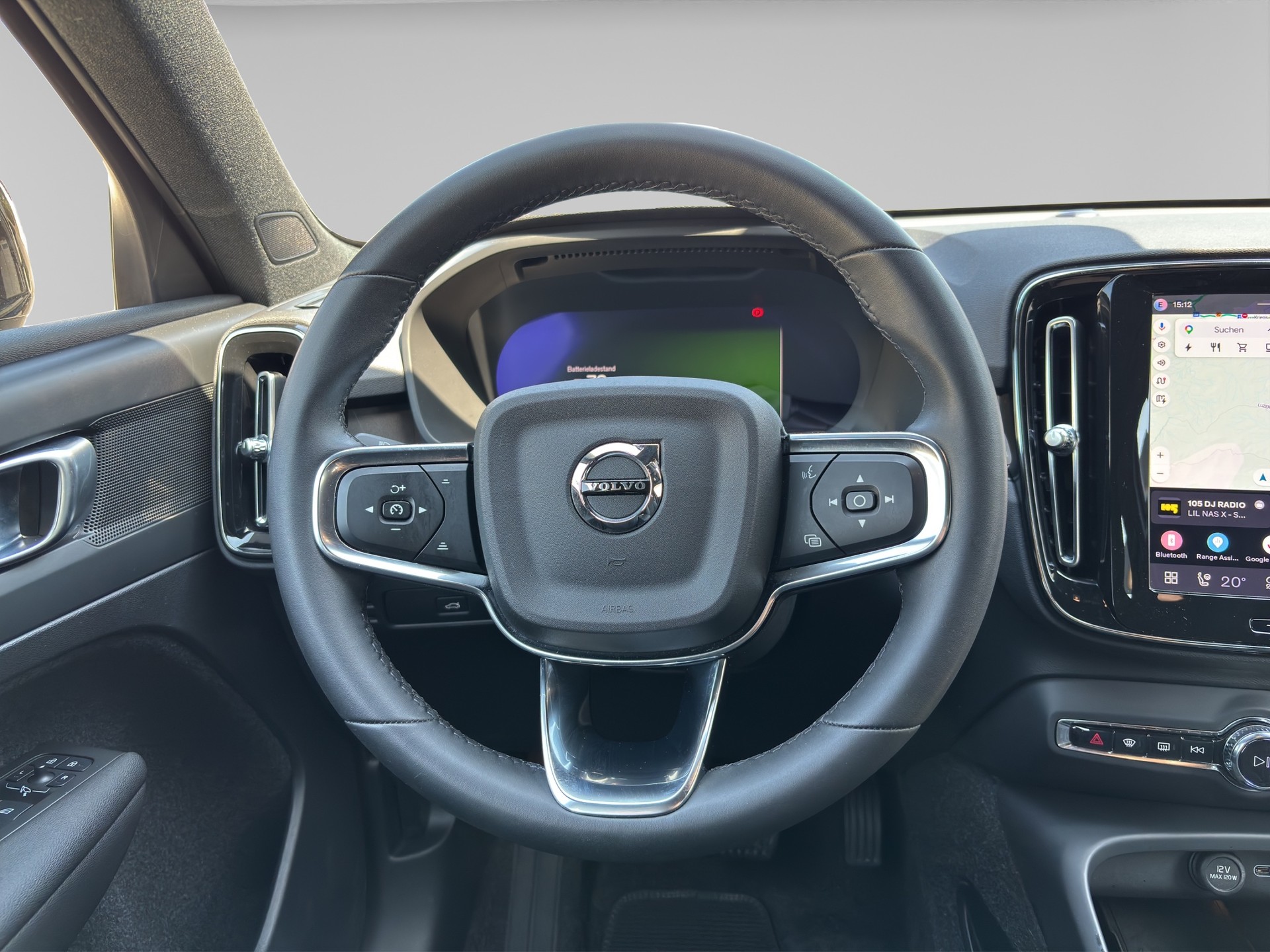VOLVO XC40 P8 Twin Plus AWD-image-11