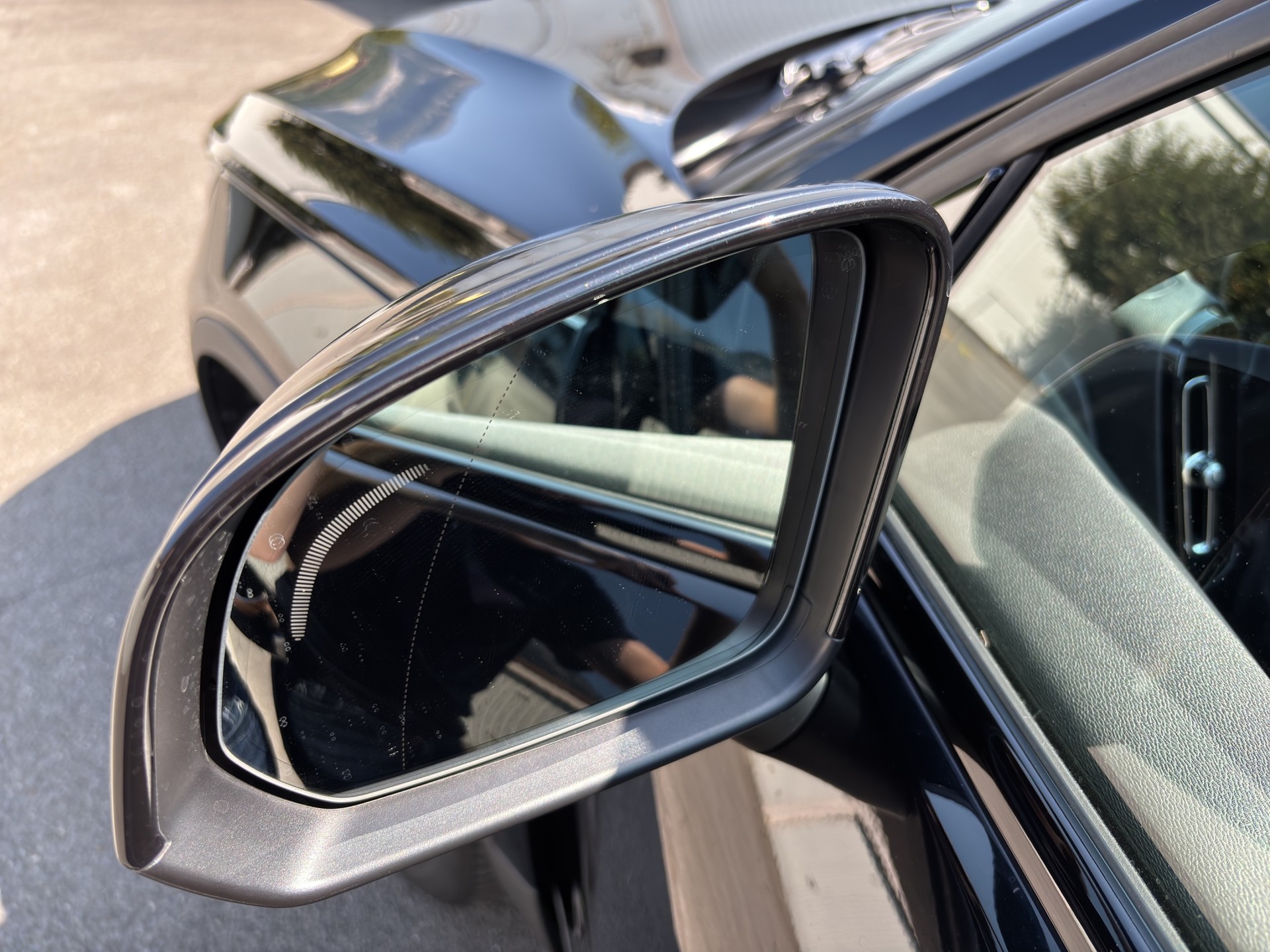 VOLVO XC40 P8 Twin Plus AWD-image-16