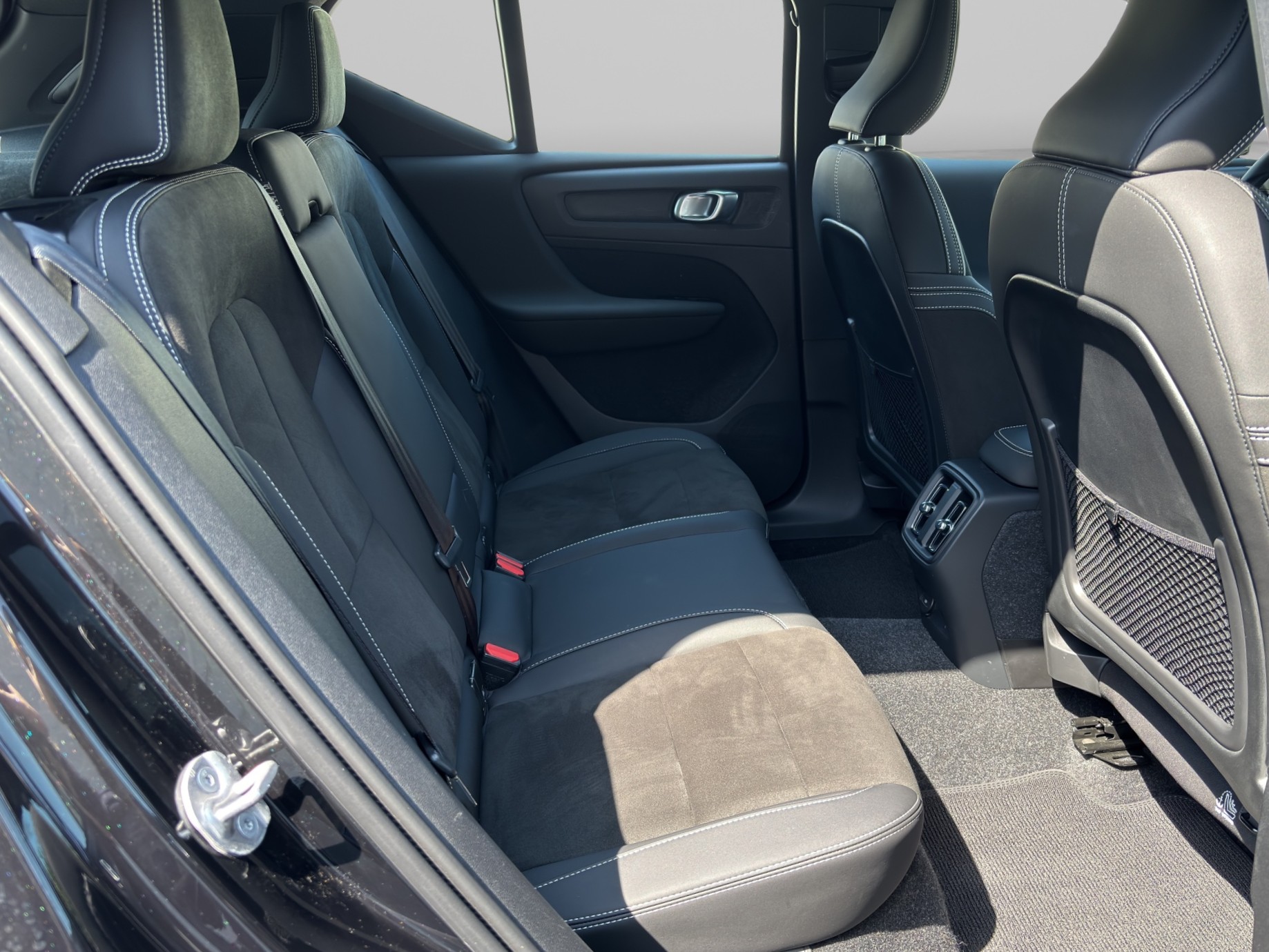 VOLVO XC40 P8 Twin Plus AWD-image-13