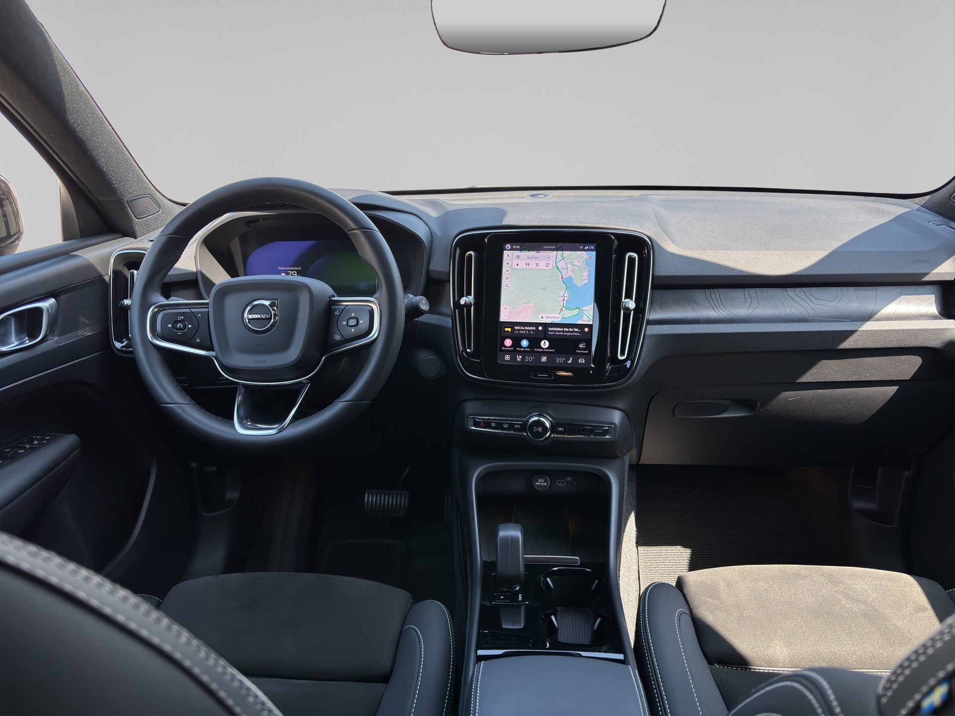VOLVO XC40 P8 Twin Plus AWD-image-10