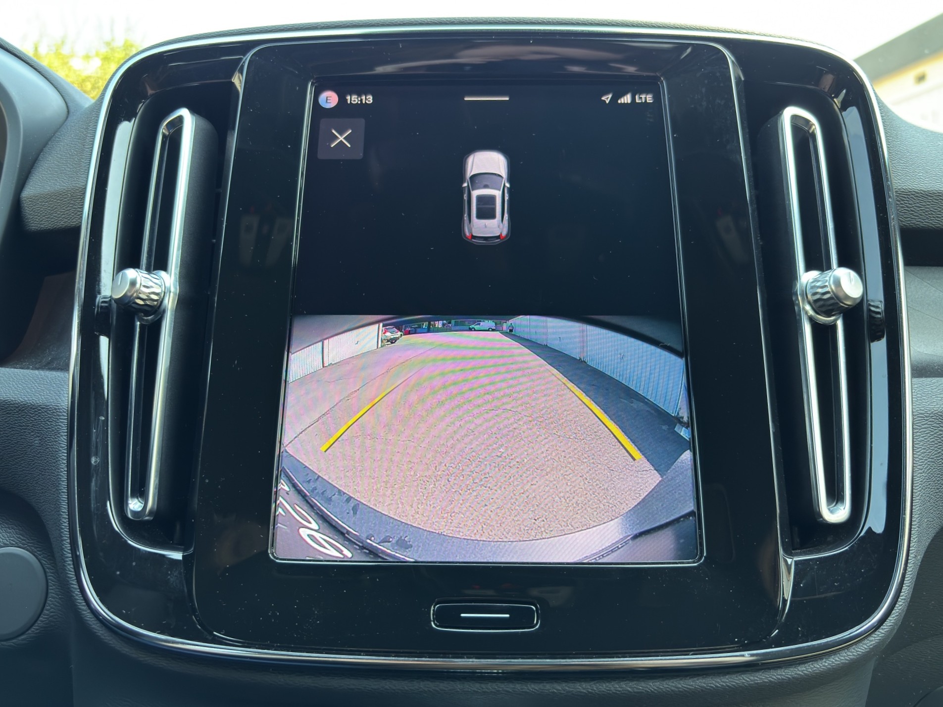 VOLVO XC40 P8 Twin Plus AWD-image-15