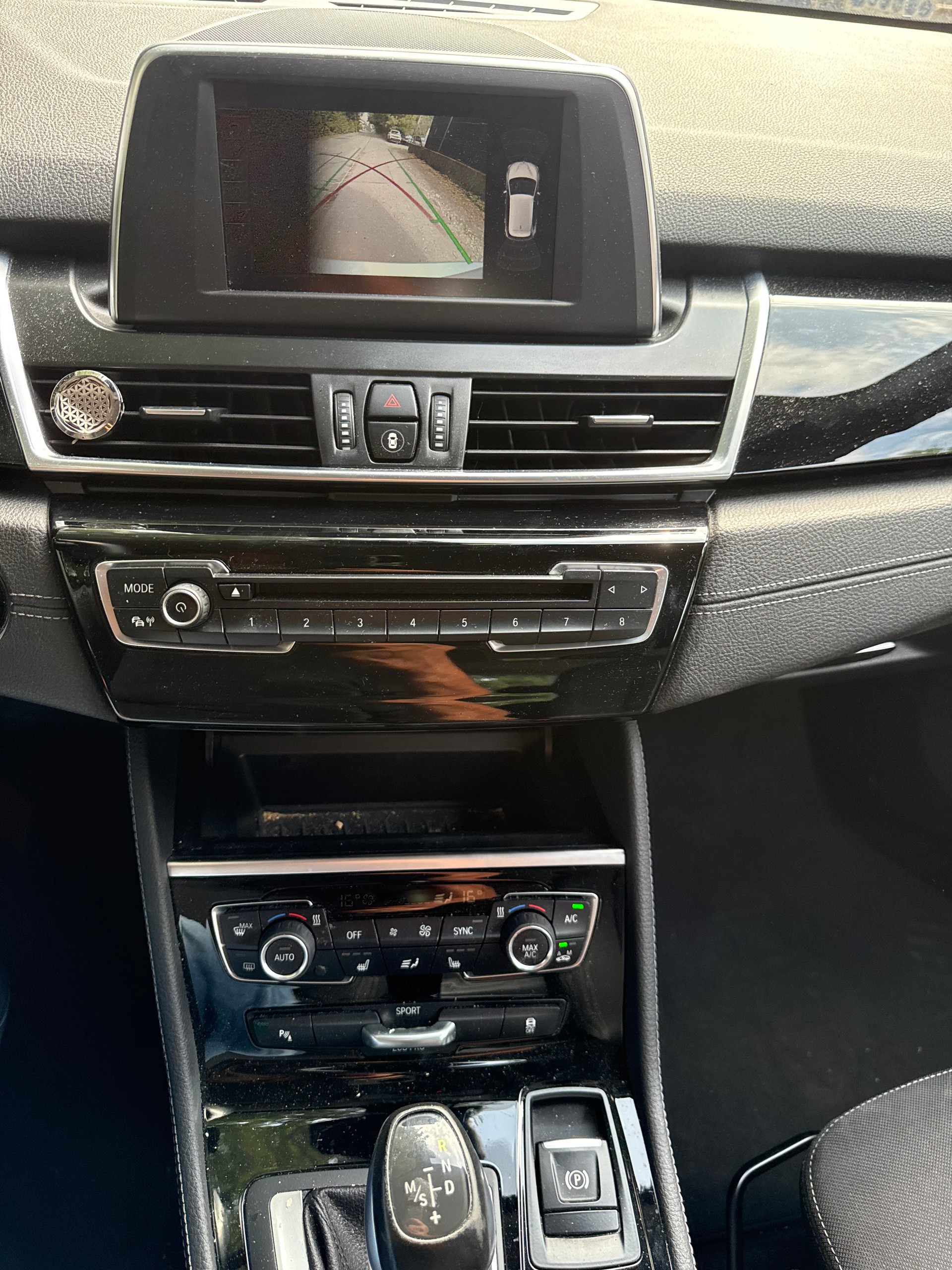 BMW 220i Active Tourer Sport Line Steptronic-image-11